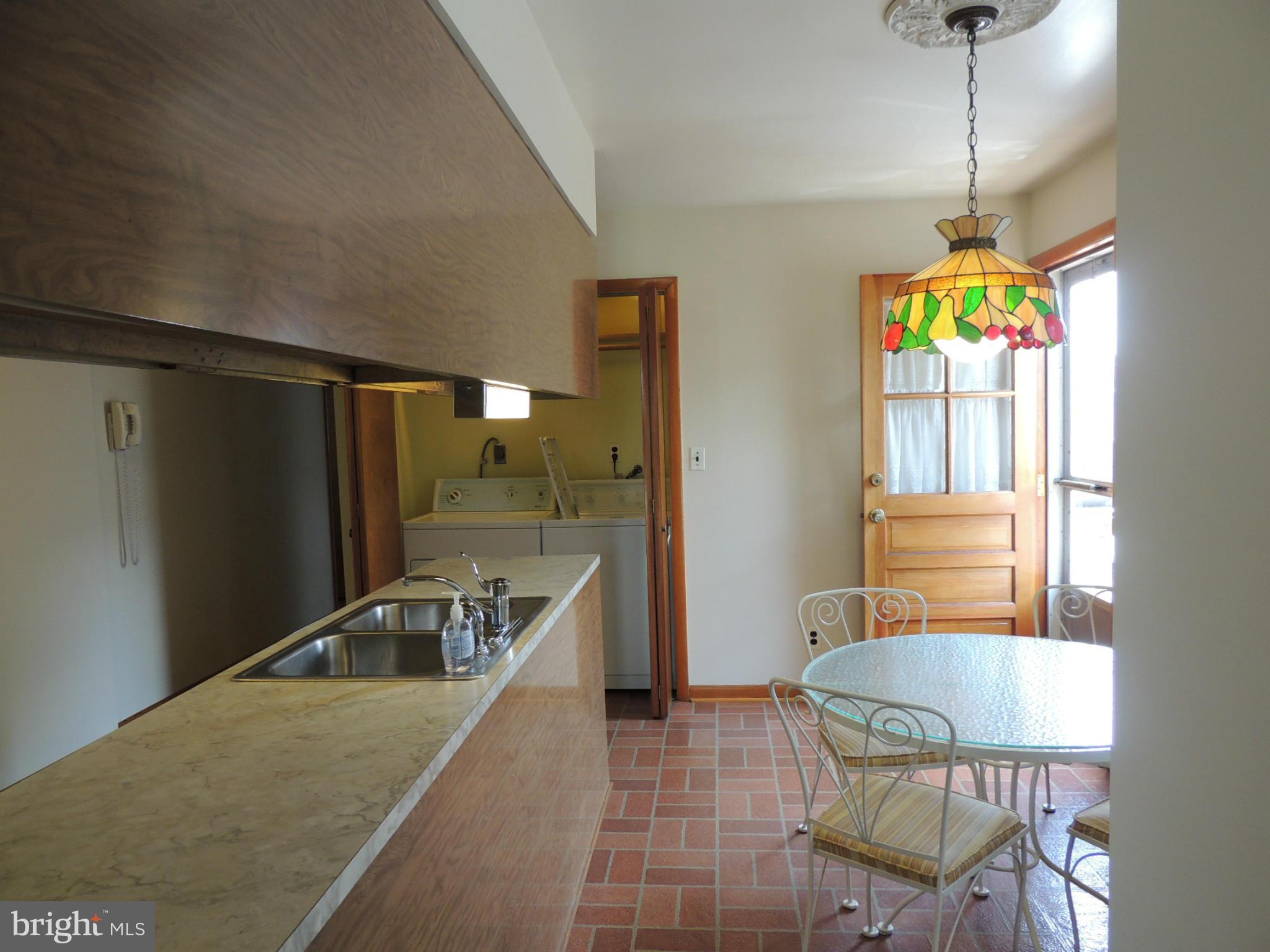 LYNCH POINT - Residential