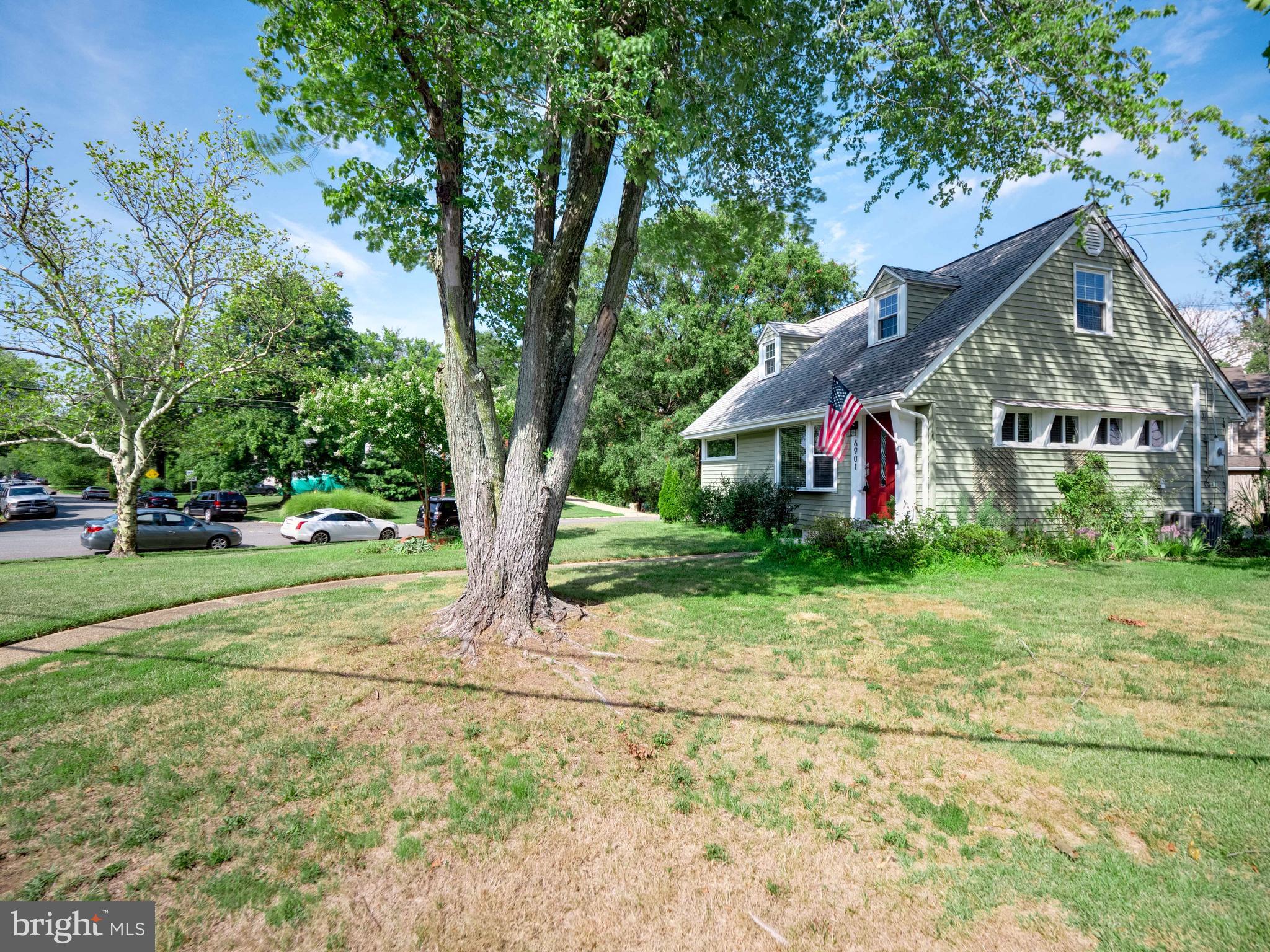 BUCKNELL MANOR - Residential