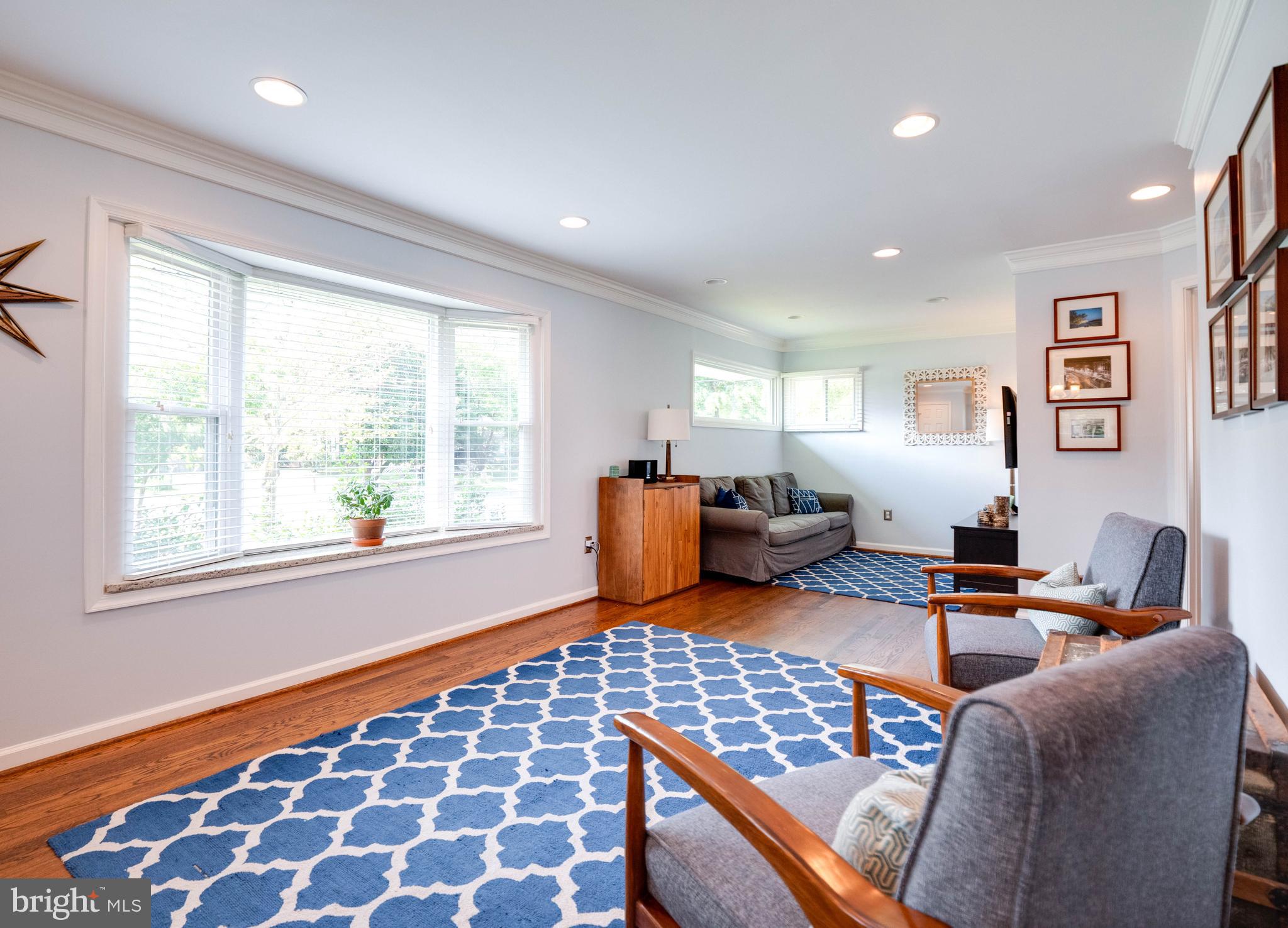 BUCKNELL MANOR - Residential