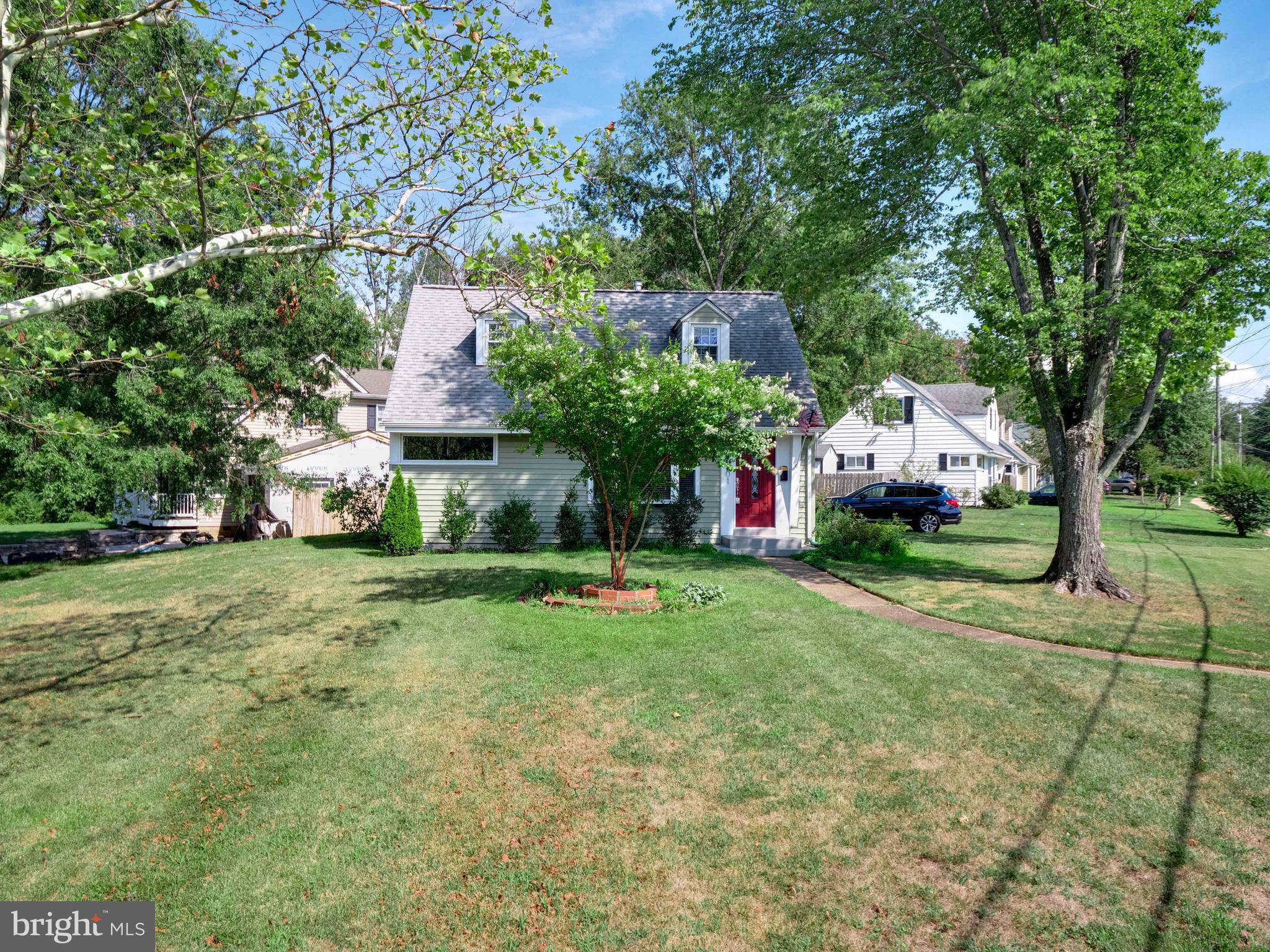 BUCKNELL MANOR - Residential