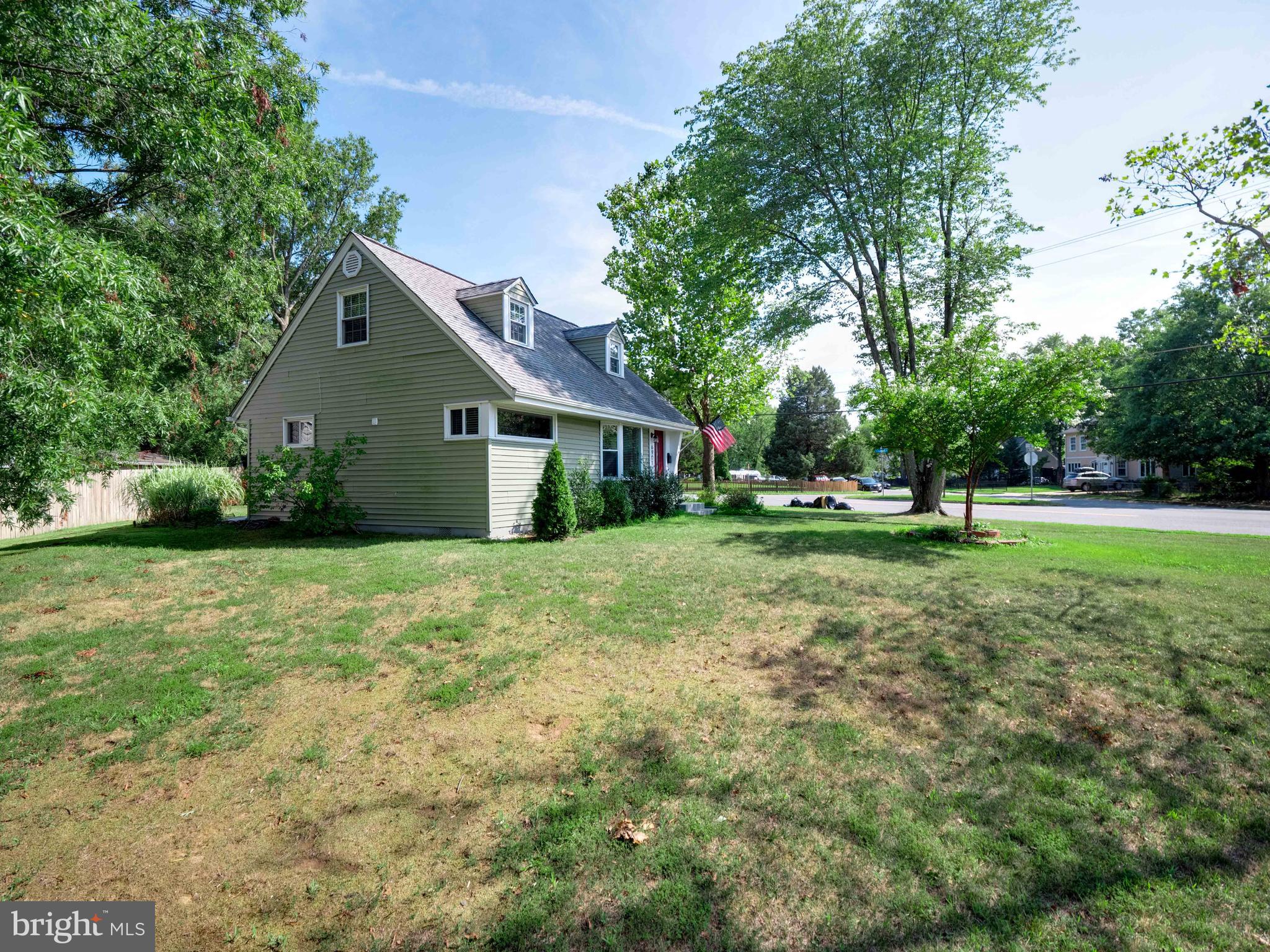 BUCKNELL MANOR - Residential