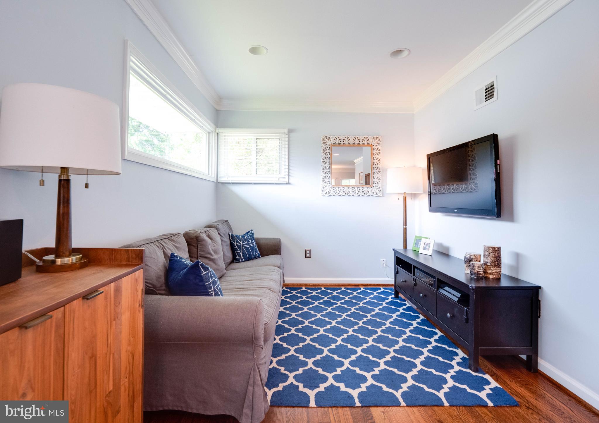 BUCKNELL MANOR - Residential