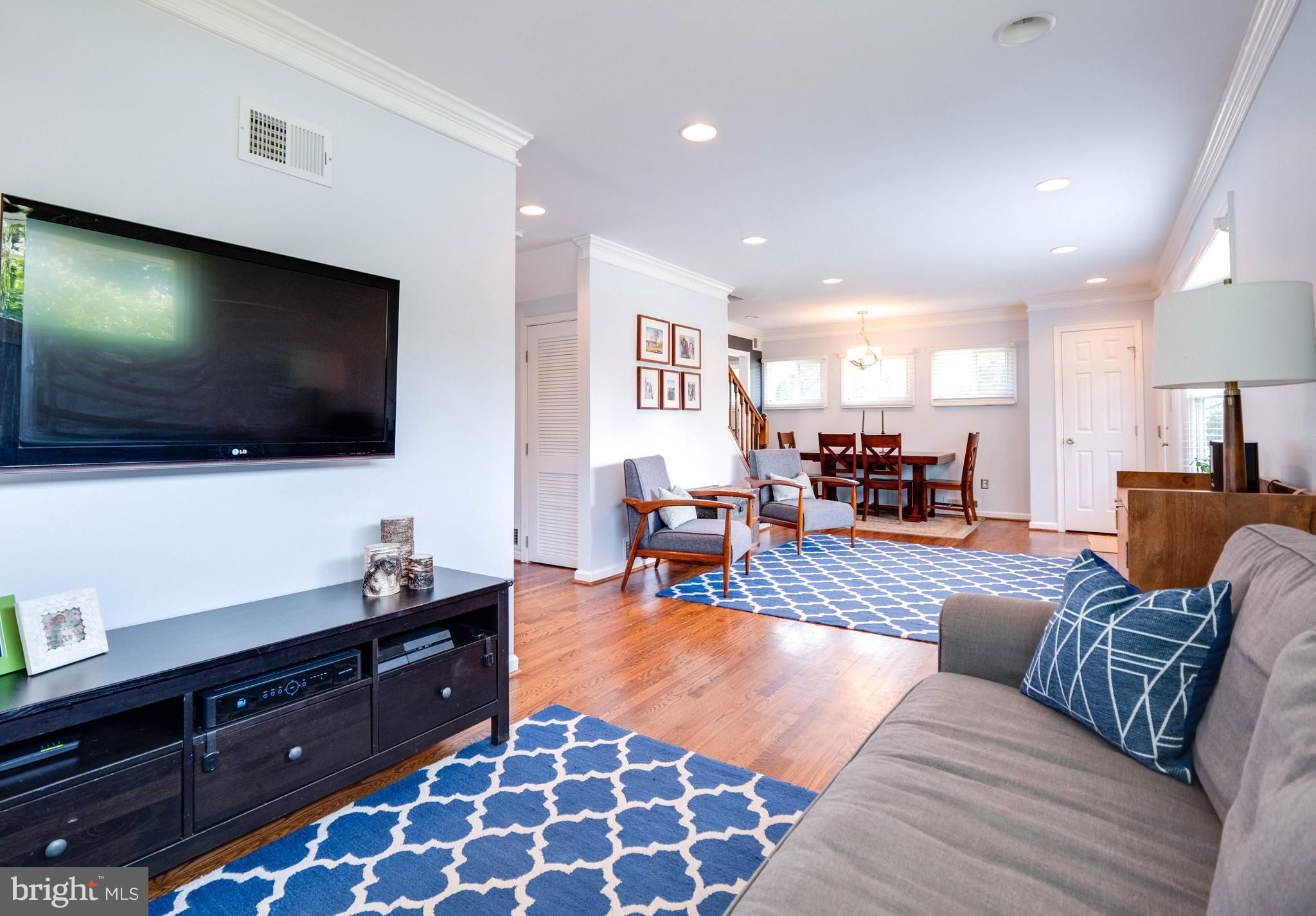 BUCKNELL MANOR - Residential