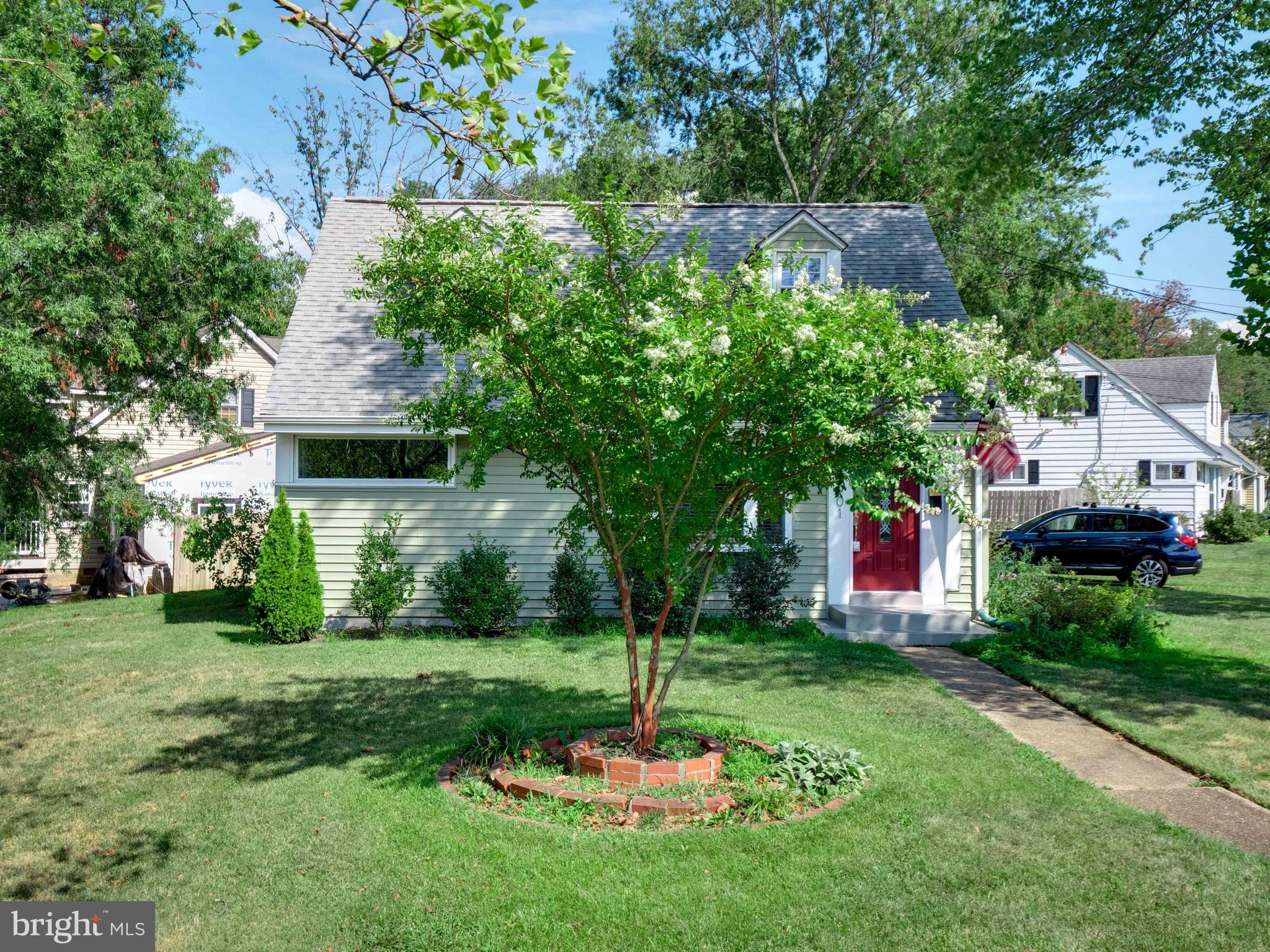 BUCKNELL MANOR - Residential