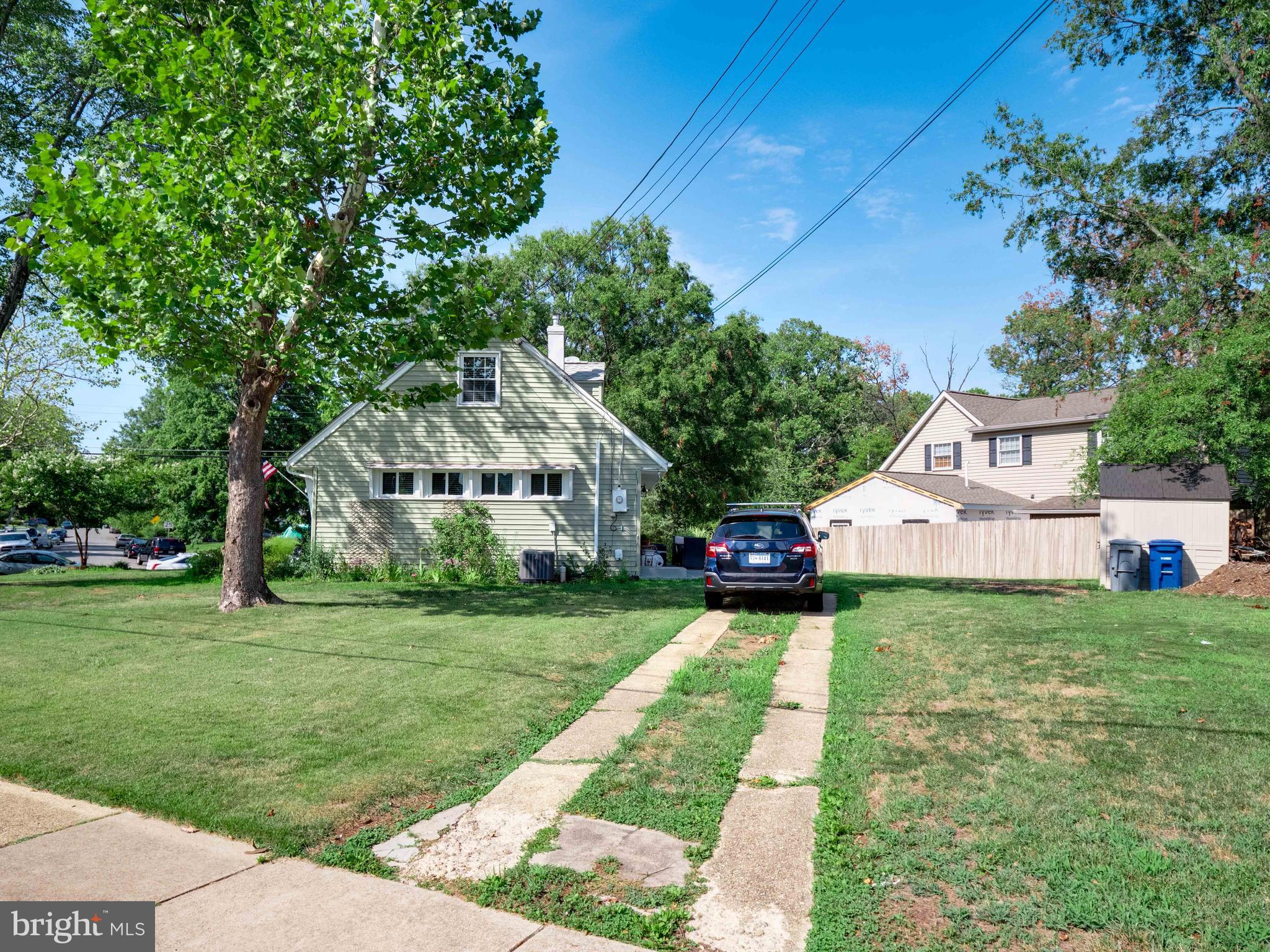 BUCKNELL MANOR - Residential