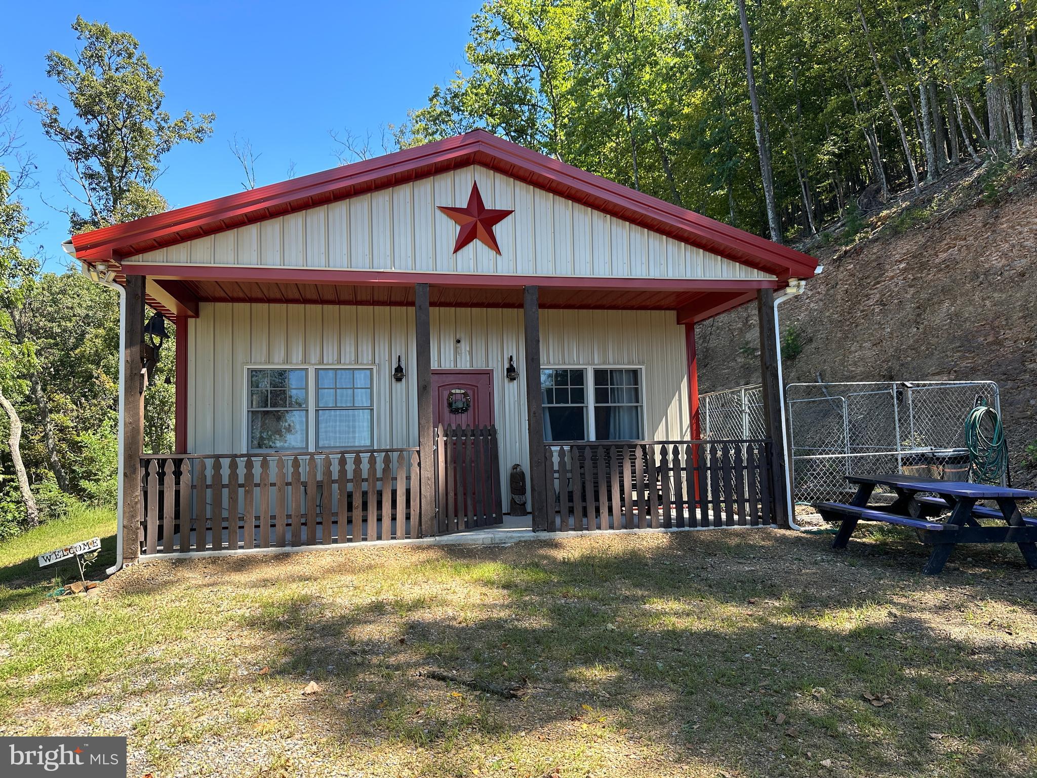 SHADOW KNOLLS - Residential