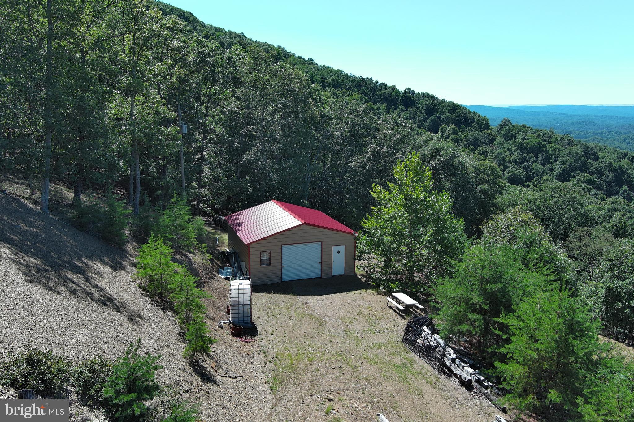 SHADOW KNOLLS - Residential