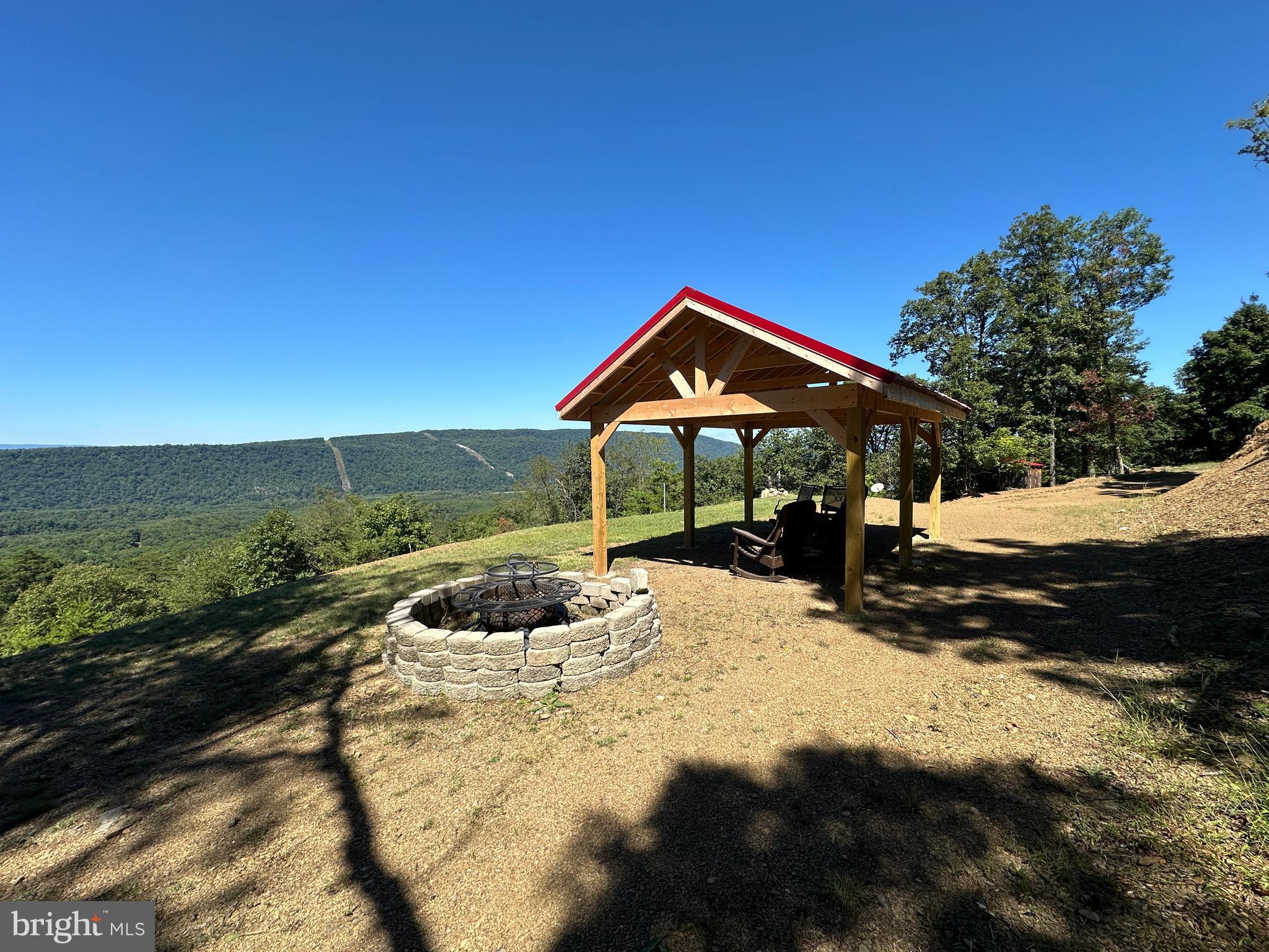 SHADOW KNOLLS - Residential