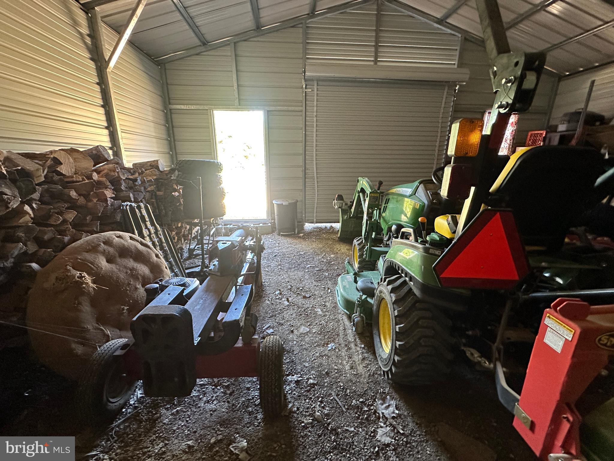 SHADOW KNOLLS - Residential