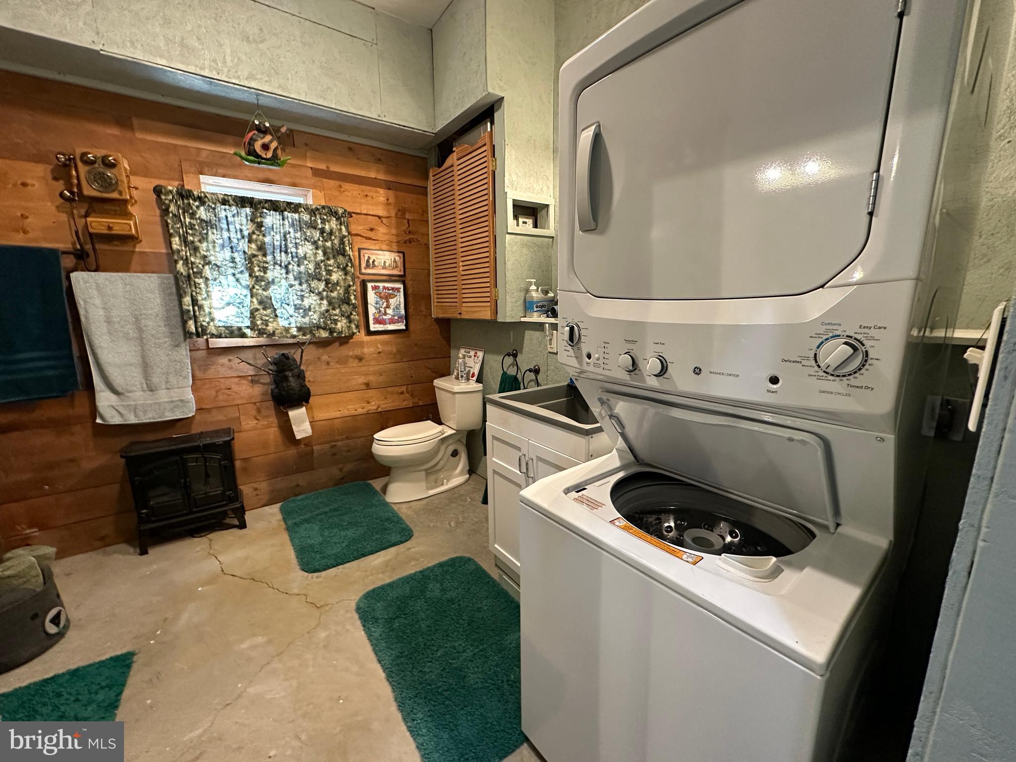 SHADOW KNOLLS - Residential