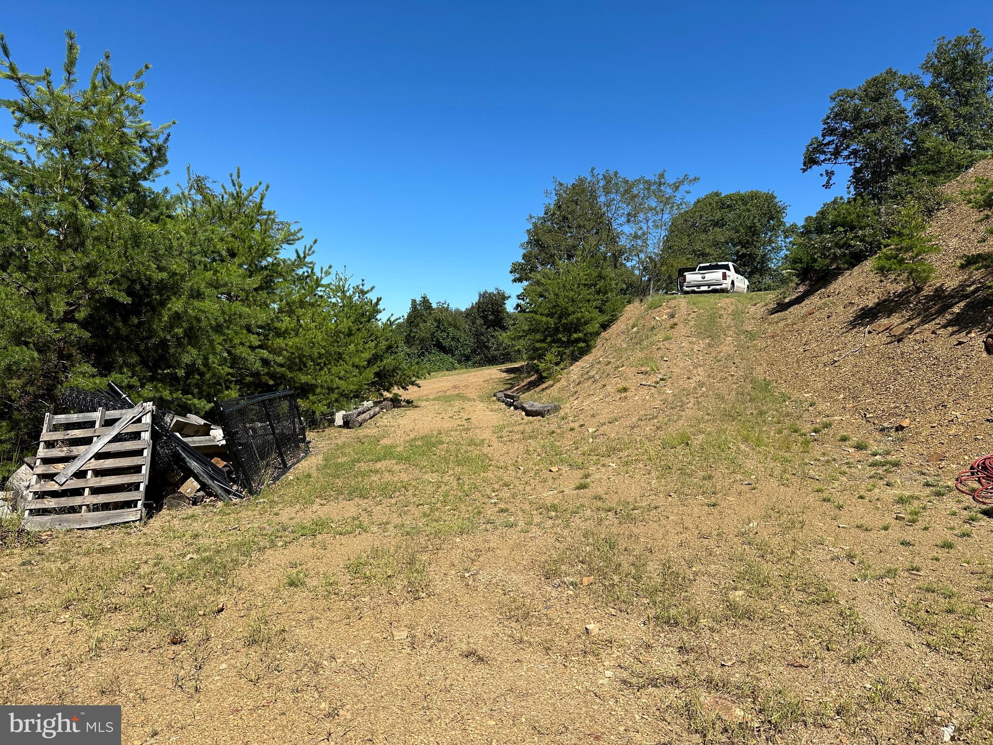 SHADOW KNOLLS - Residential