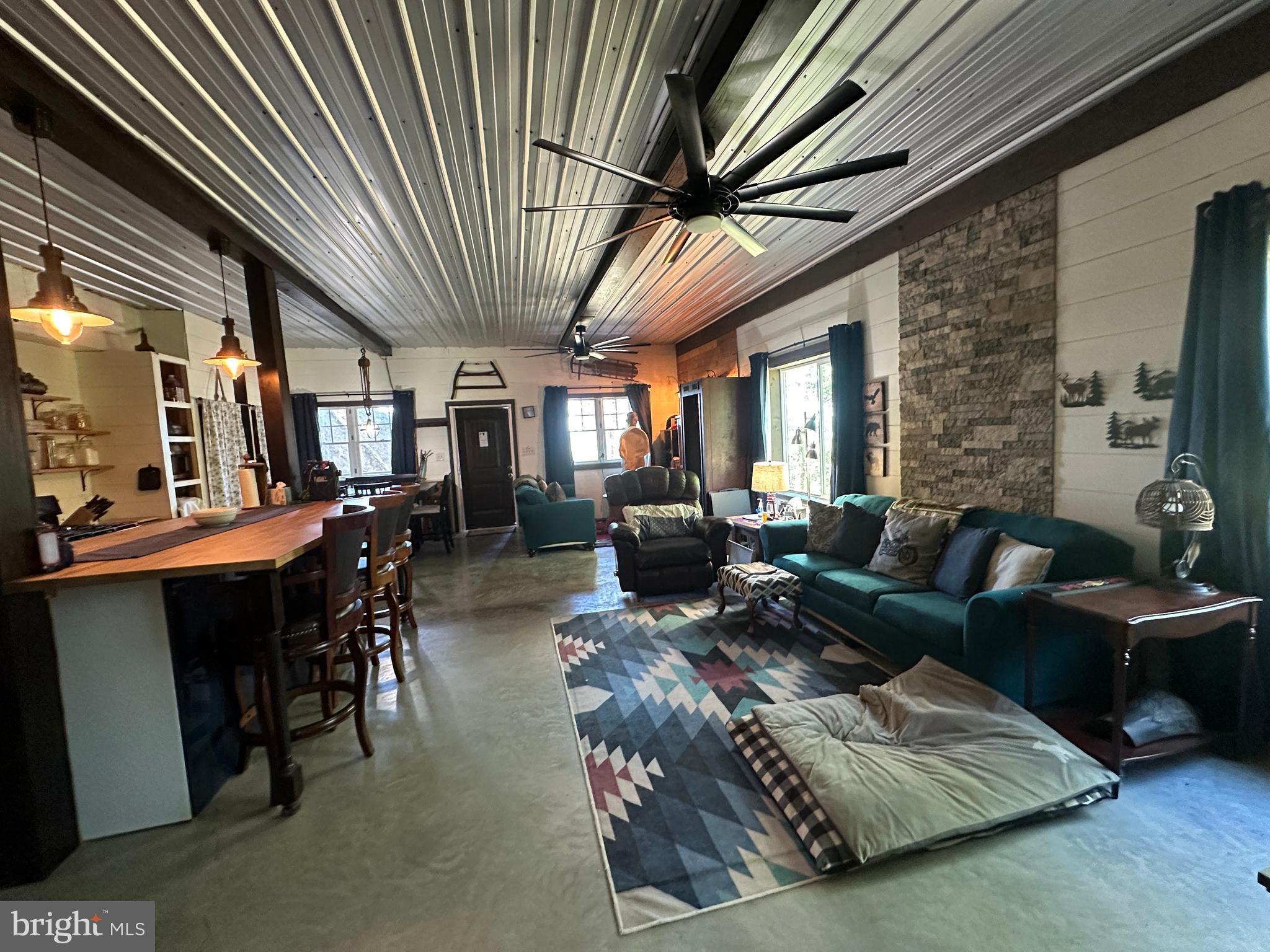 SHADOW KNOLLS - Residential