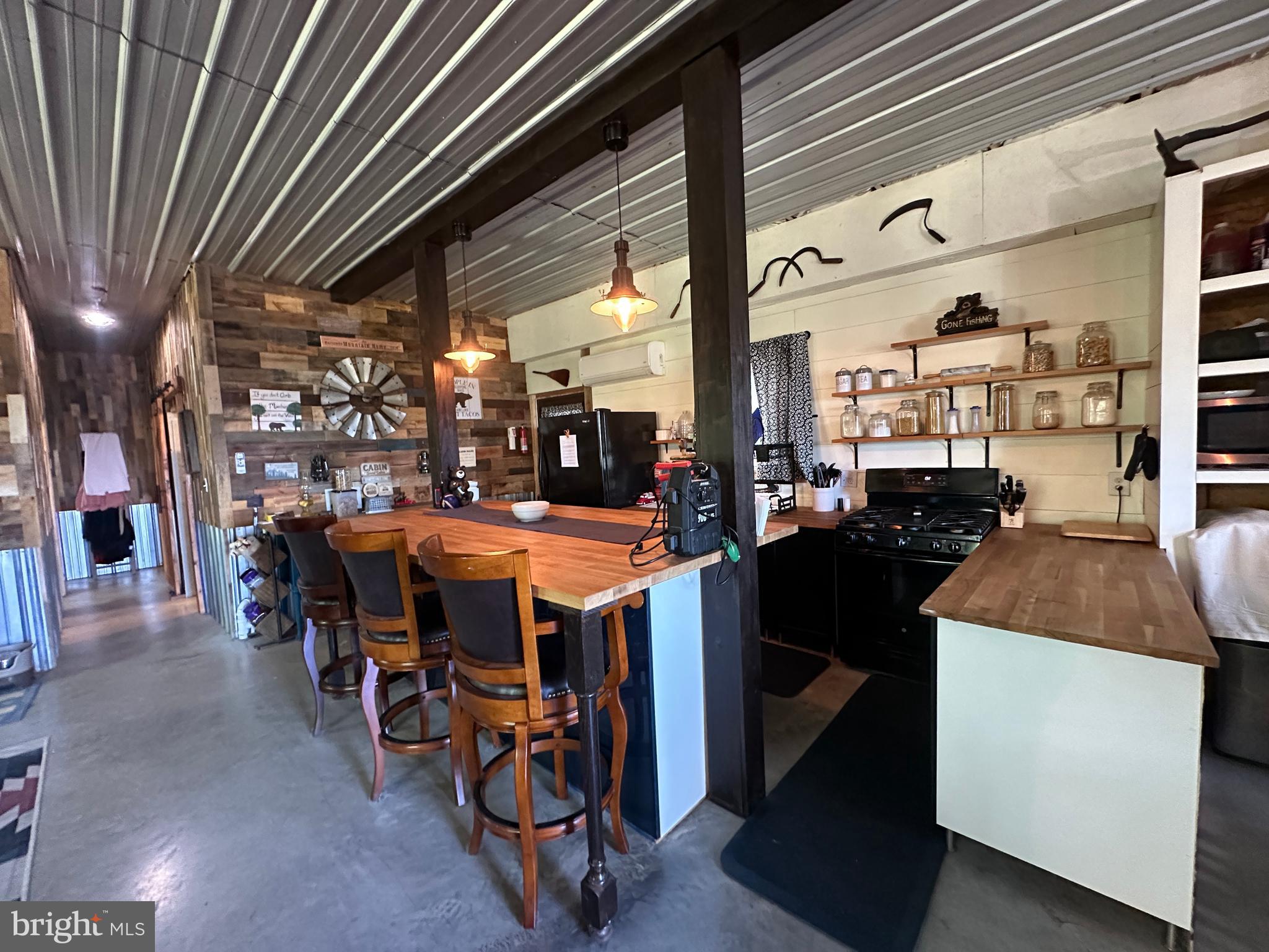 SHADOW KNOLLS - Residential