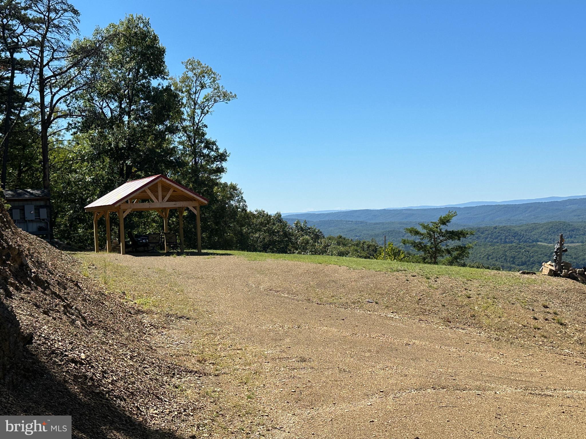 SHADOW KNOLLS - Residential