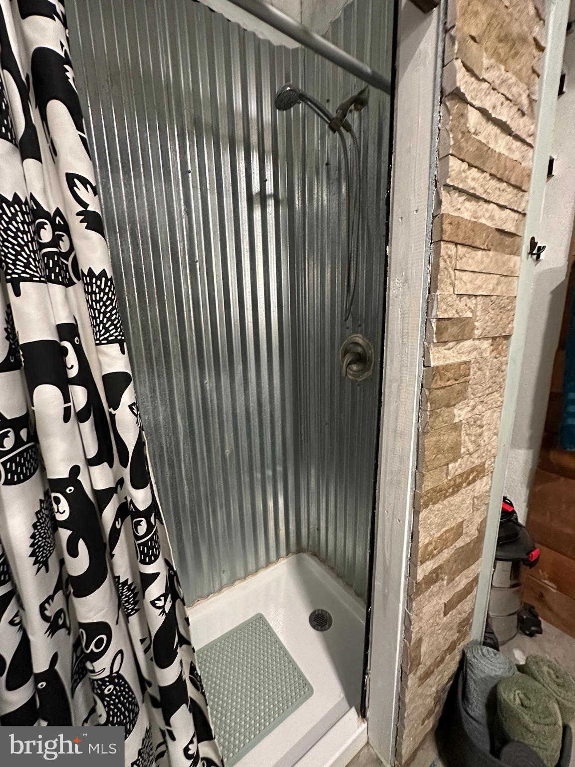 SHADOW KNOLLS - Residential