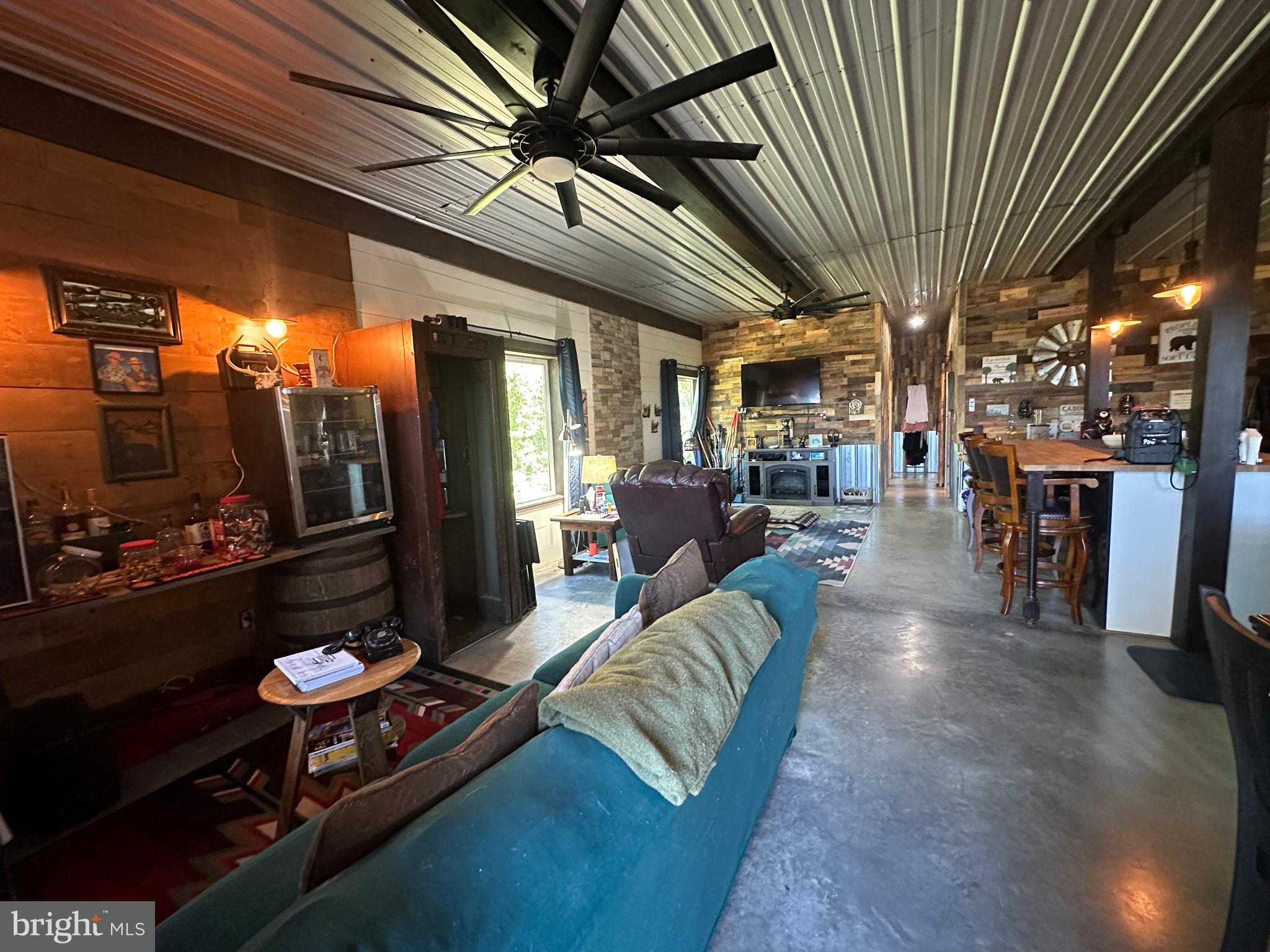 SHADOW KNOLLS - Residential