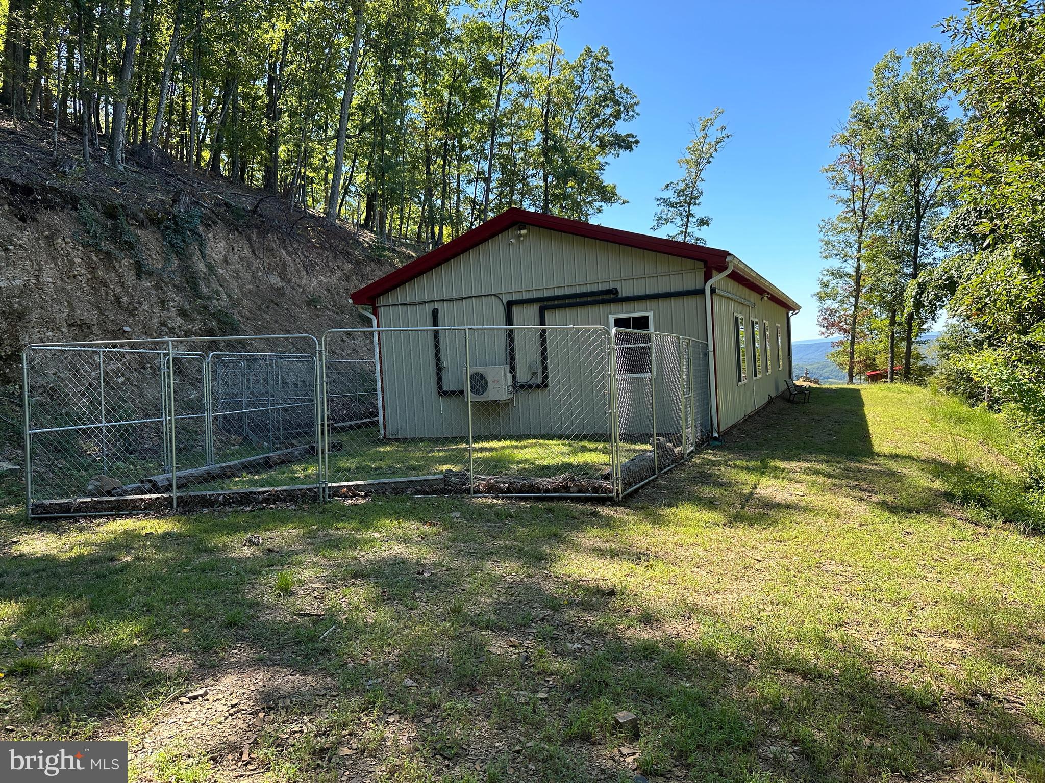 SHADOW KNOLLS - Residential