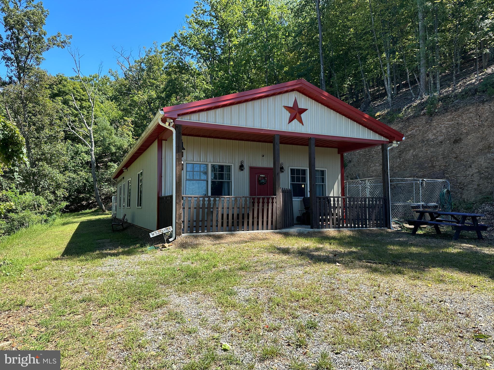 SHADOW KNOLLS - Residential