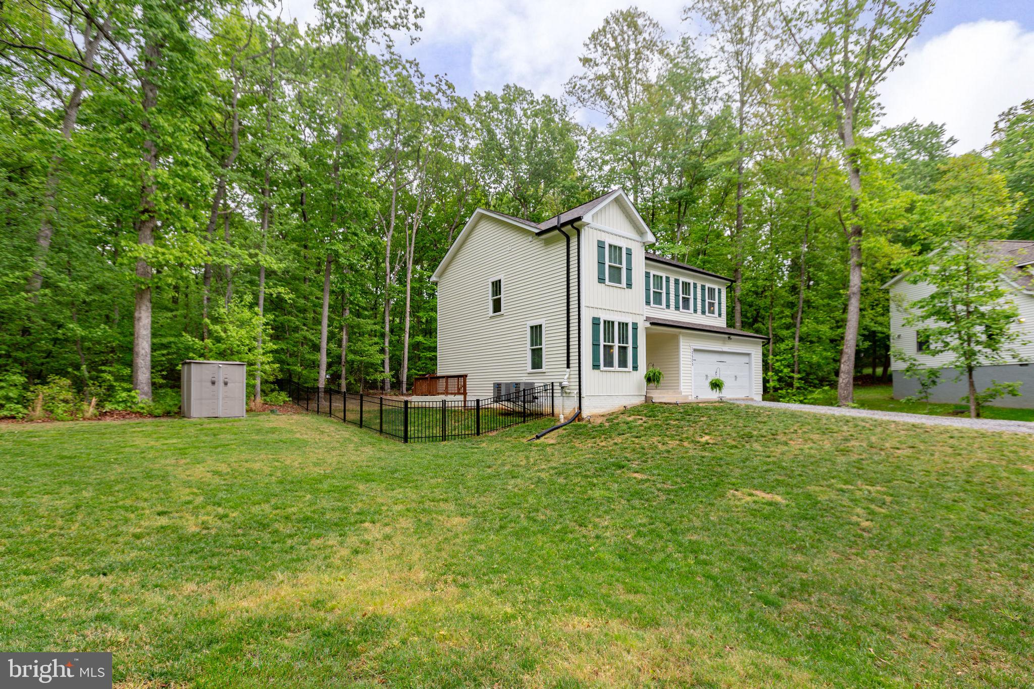 LAKE WILDERNESS - Residential