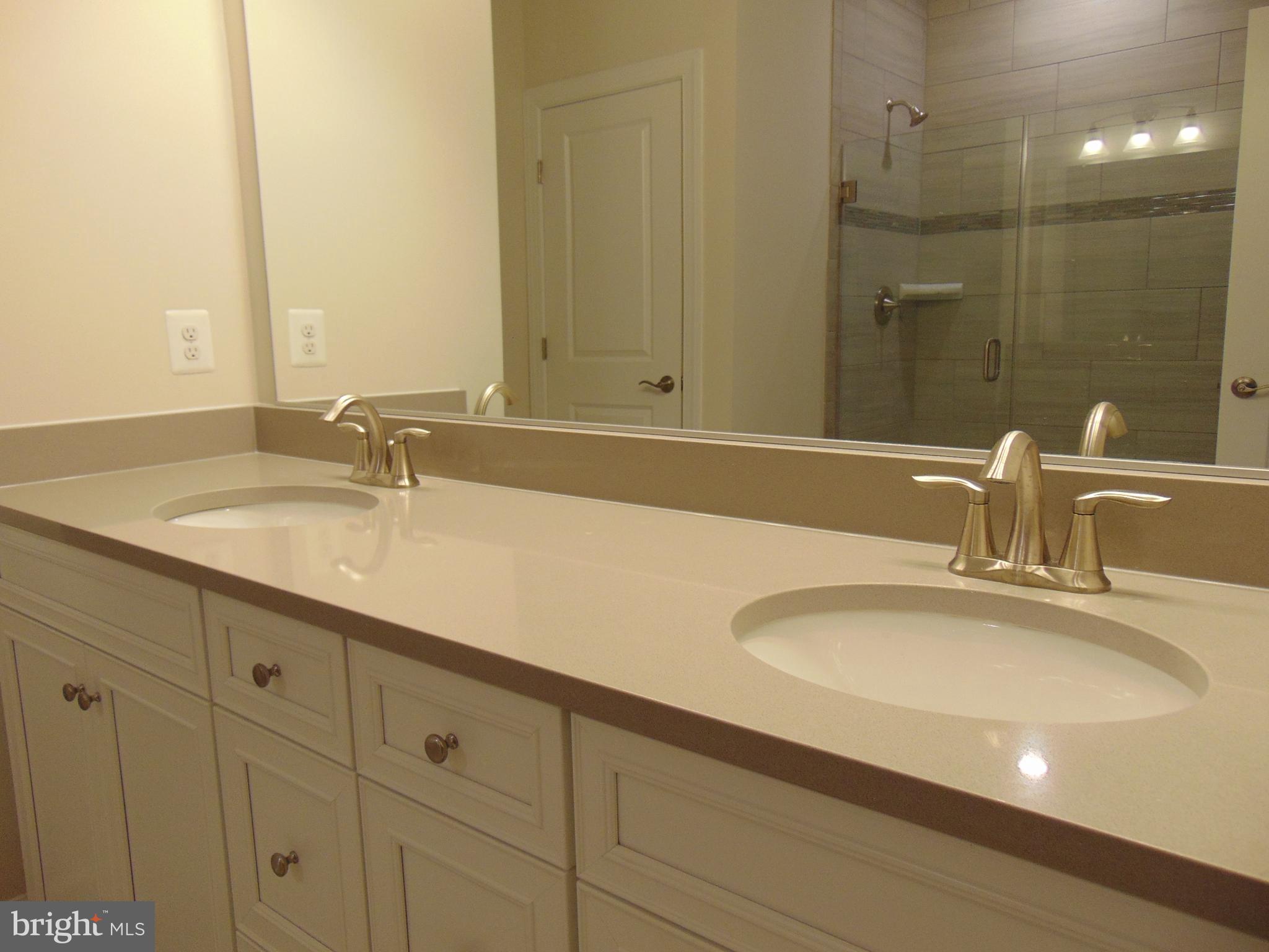 KINCORA - Residential Lease