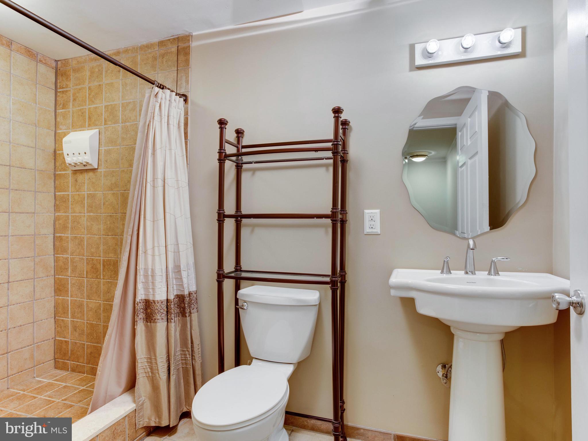 MARVINS COURT - Residential