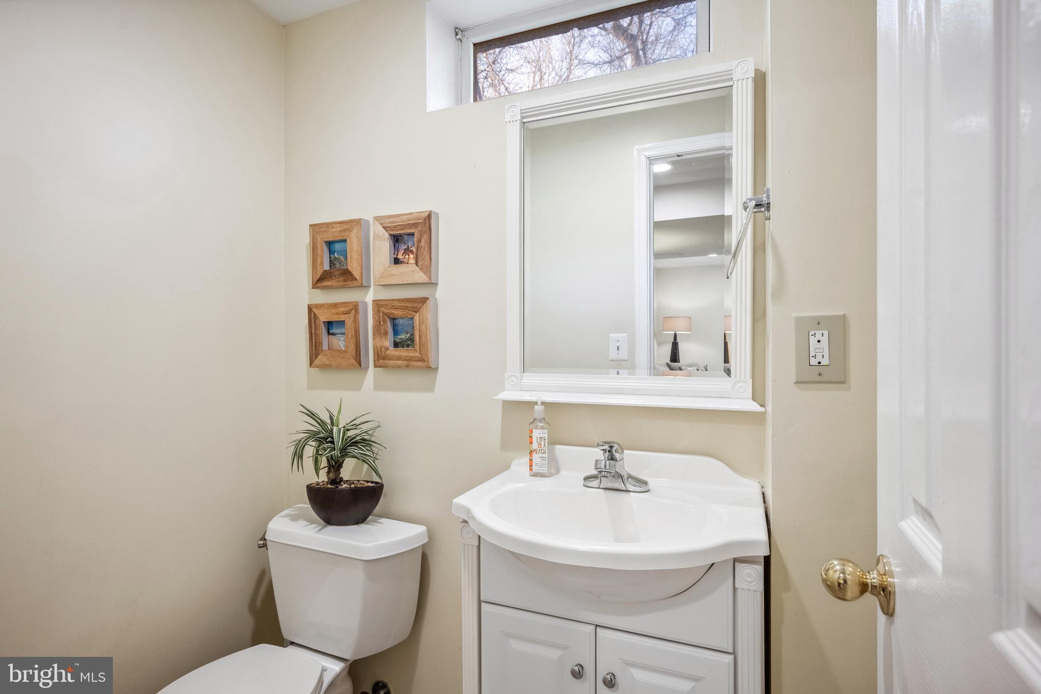 FAIRFAX CLUB ESTATES - Residential