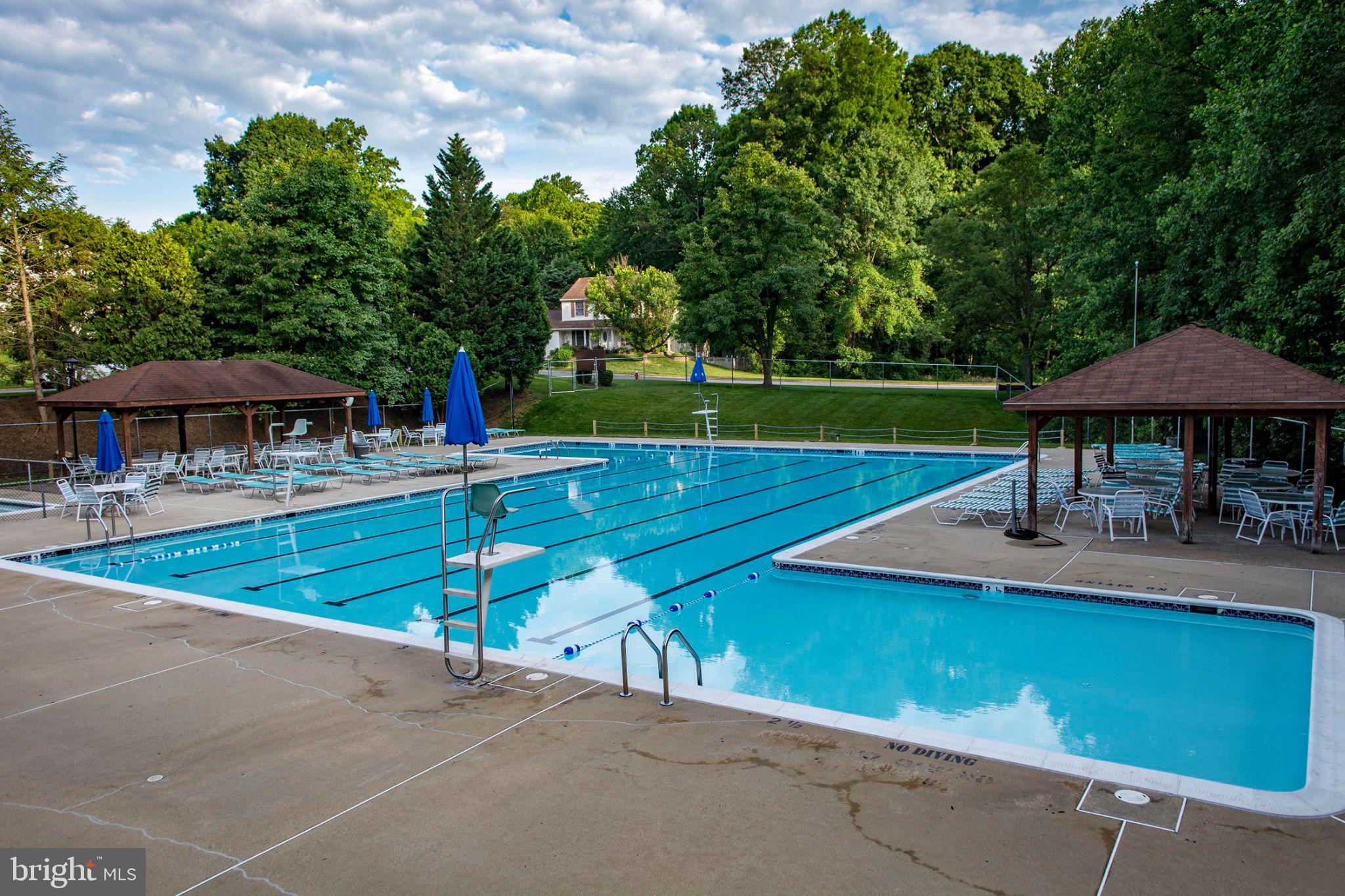 FAIRFAX CLUB ESTATES - Residential