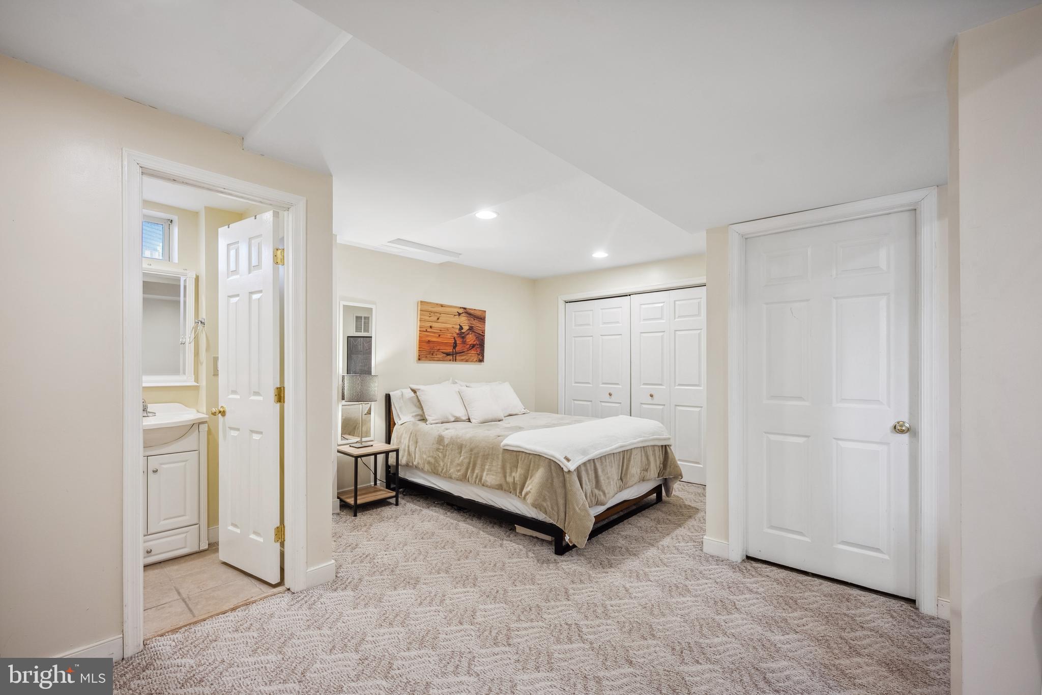 FAIRFAX CLUB ESTATES - Residential