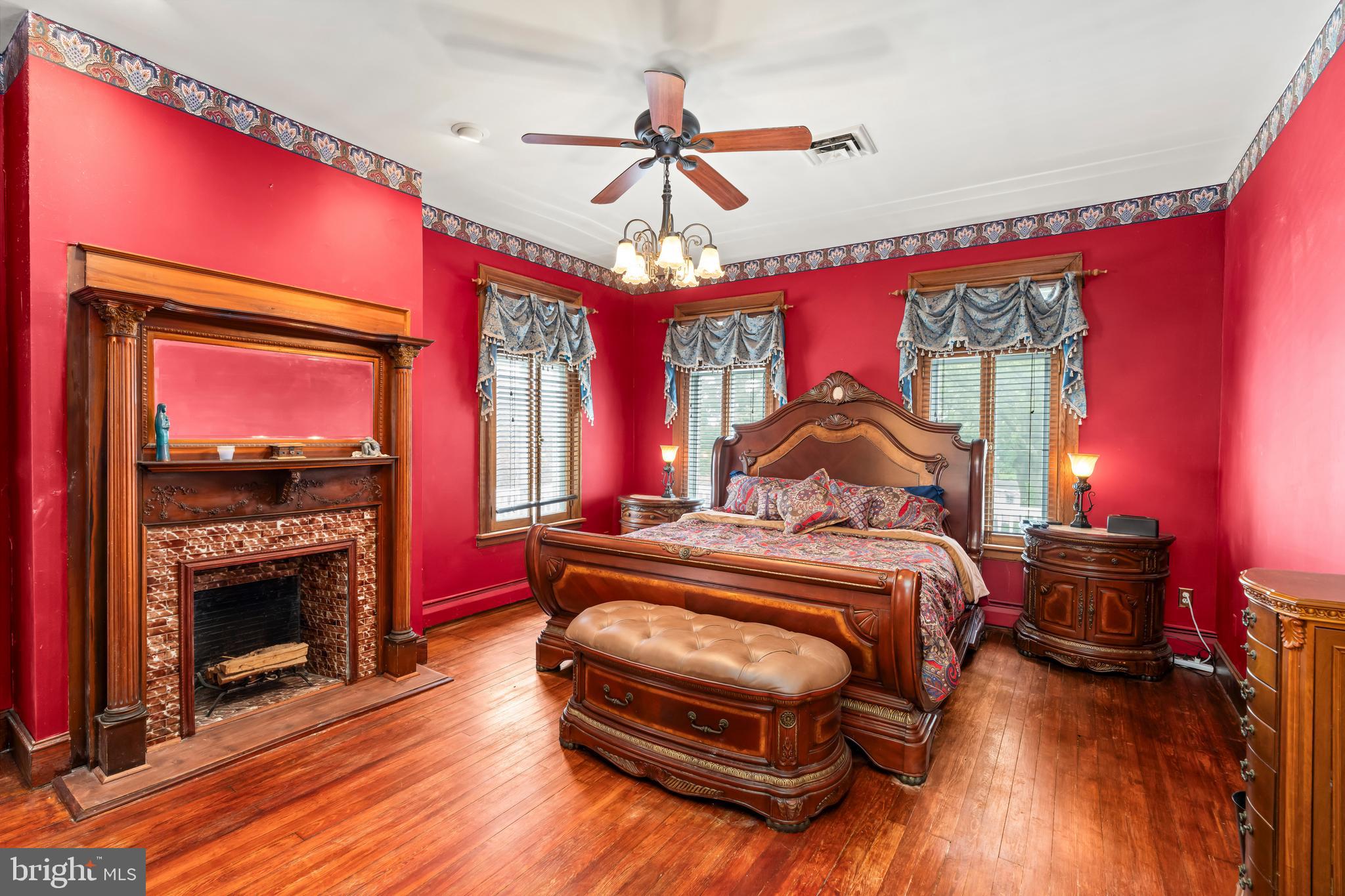 BAUERNSCHMIDT MANOR - Residential