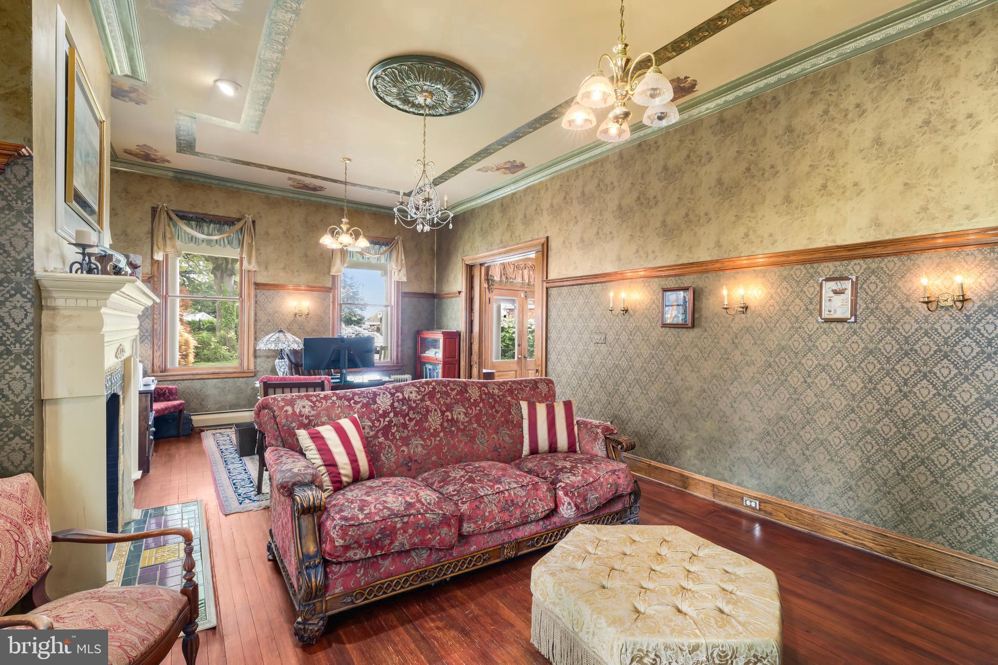 BAUERNSCHMIDT MANOR - Residential