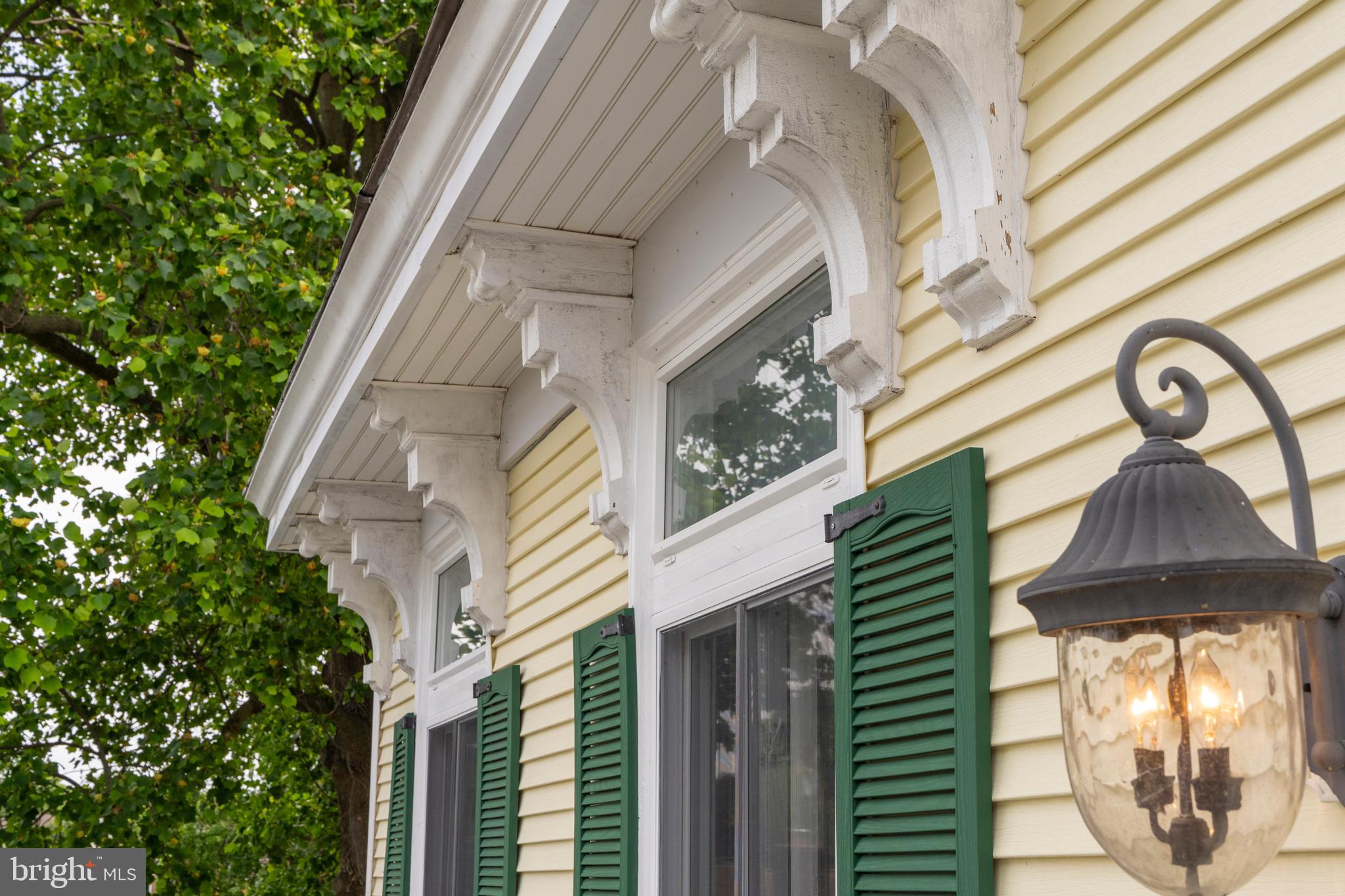 BAUERNSCHMIDT MANOR - Residential