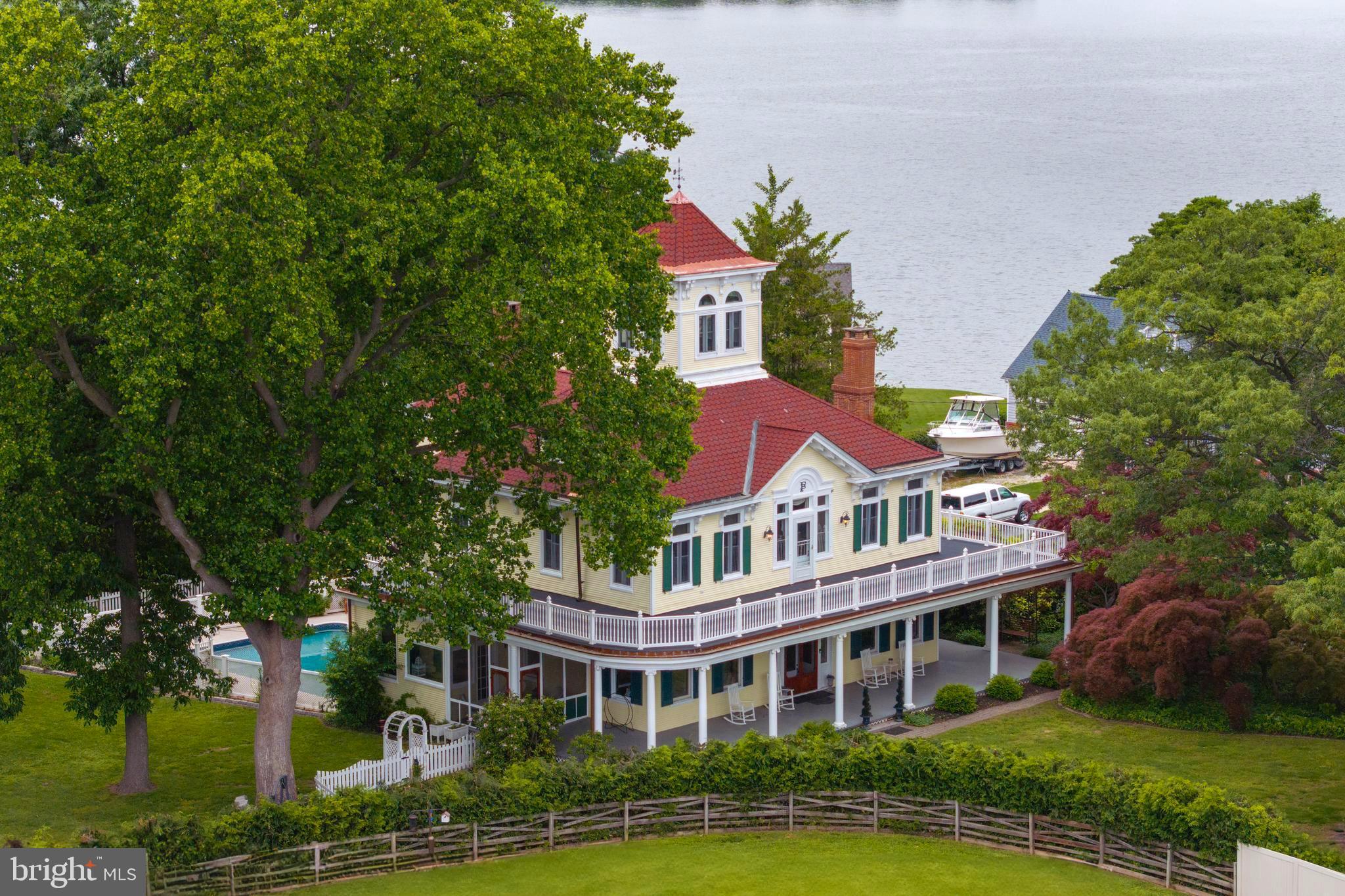 BAUERNSCHMIDT MANOR - Residential
