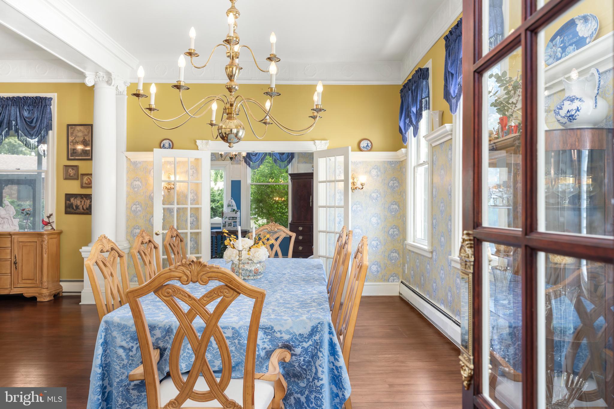 BAUERNSCHMIDT MANOR - Residential