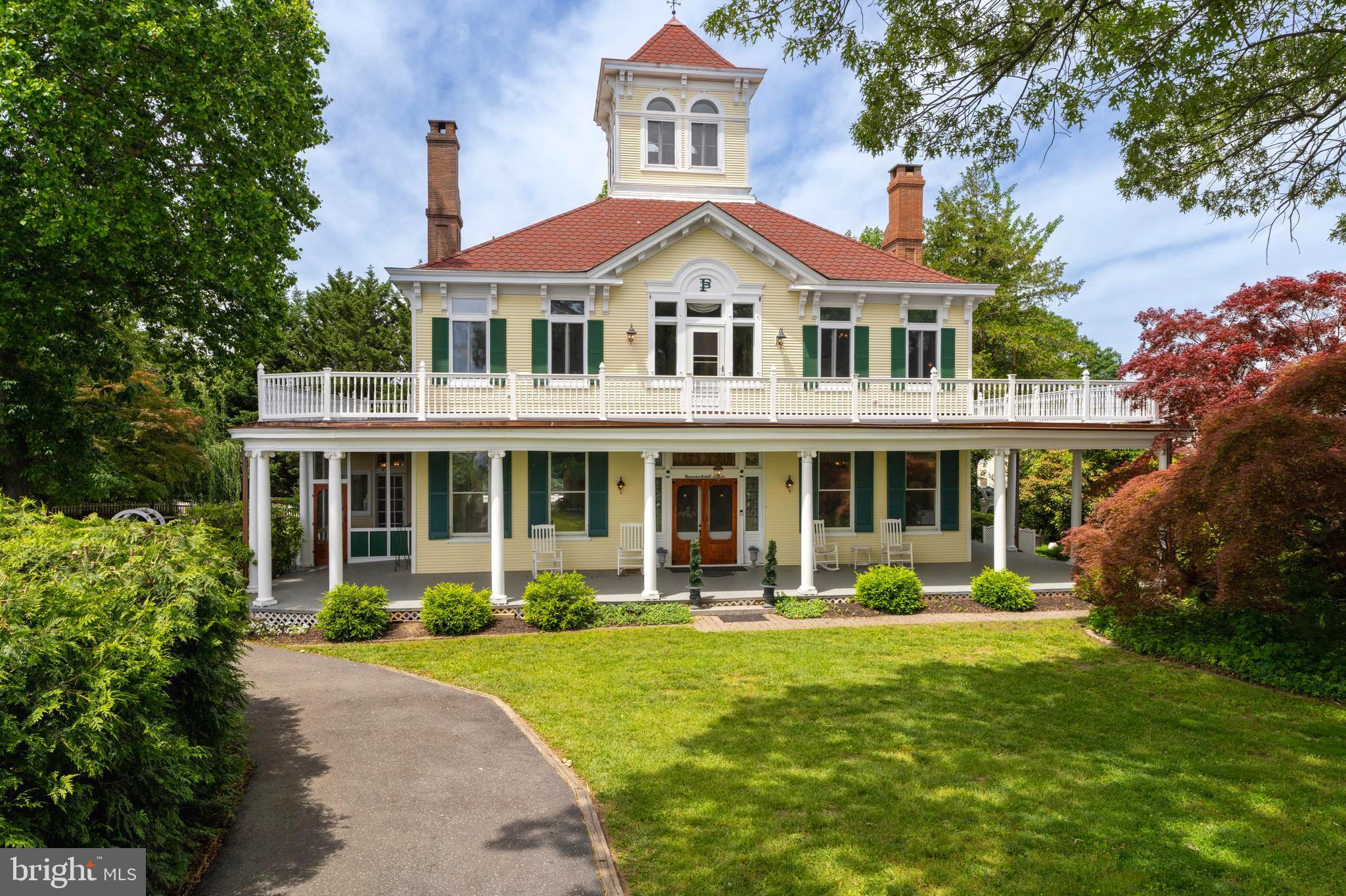 BAUERNSCHMIDT MANOR - Residential