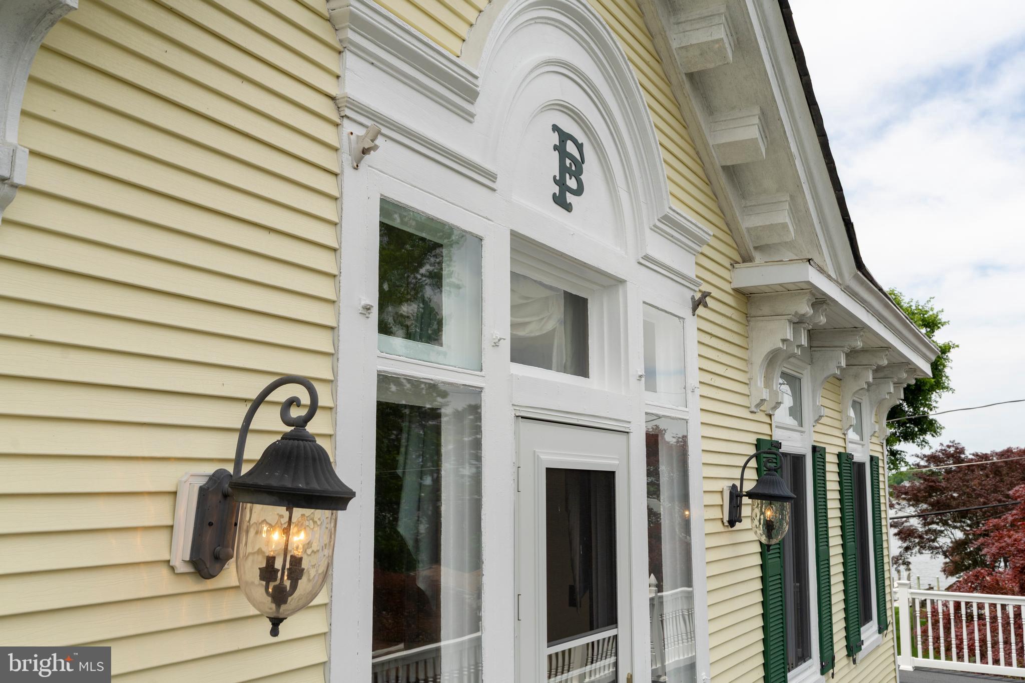 BAUERNSCHMIDT MANOR - Residential