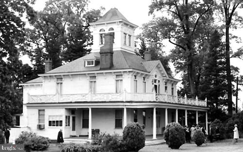 BAUERNSCHMIDT MANOR - Residential