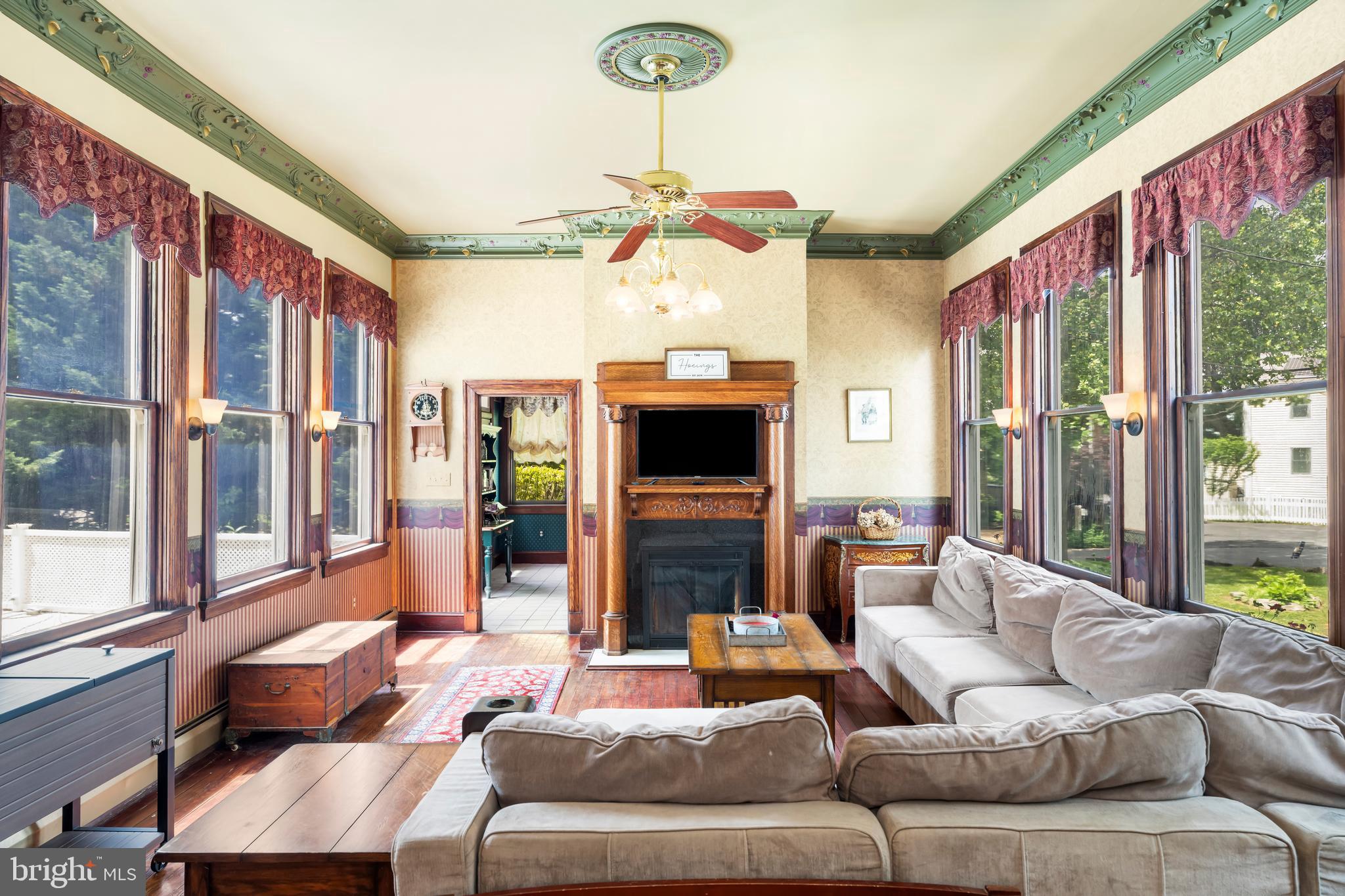 BAUERNSCHMIDT MANOR - Residential