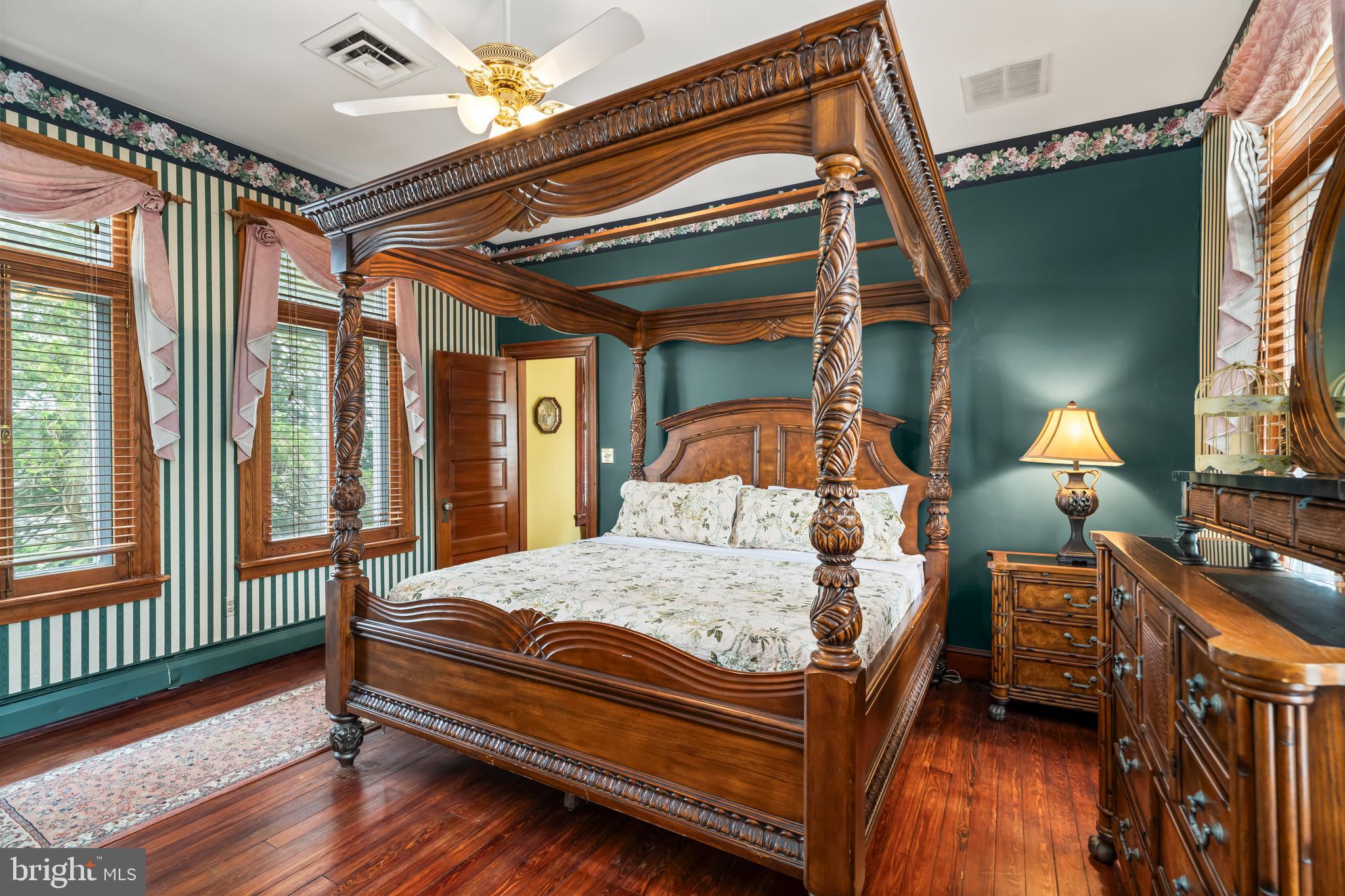 BAUERNSCHMIDT MANOR - Residential