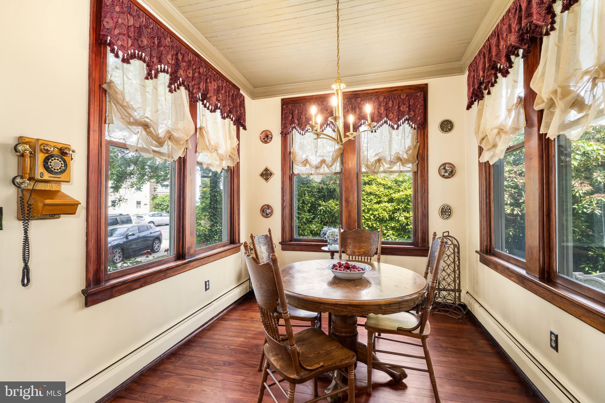 BAUERNSCHMIDT MANOR - Residential