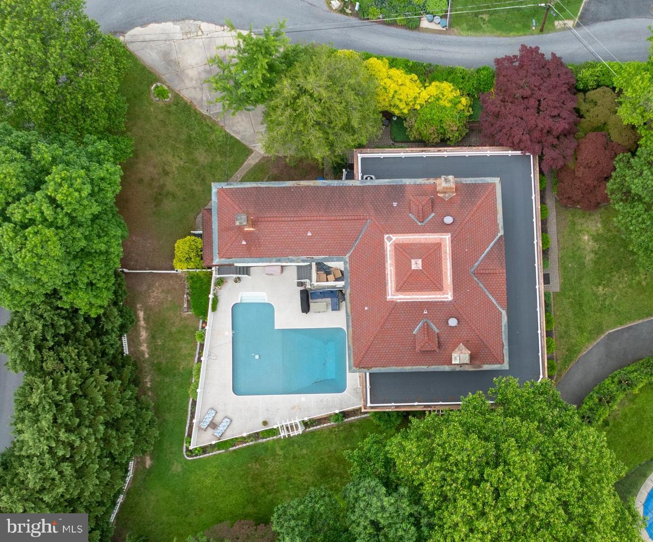 BAUERNSCHMIDT MANOR - Residential