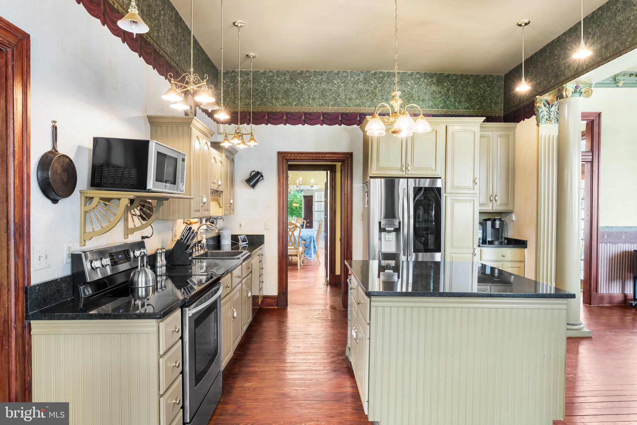 BAUERNSCHMIDT MANOR - Residential