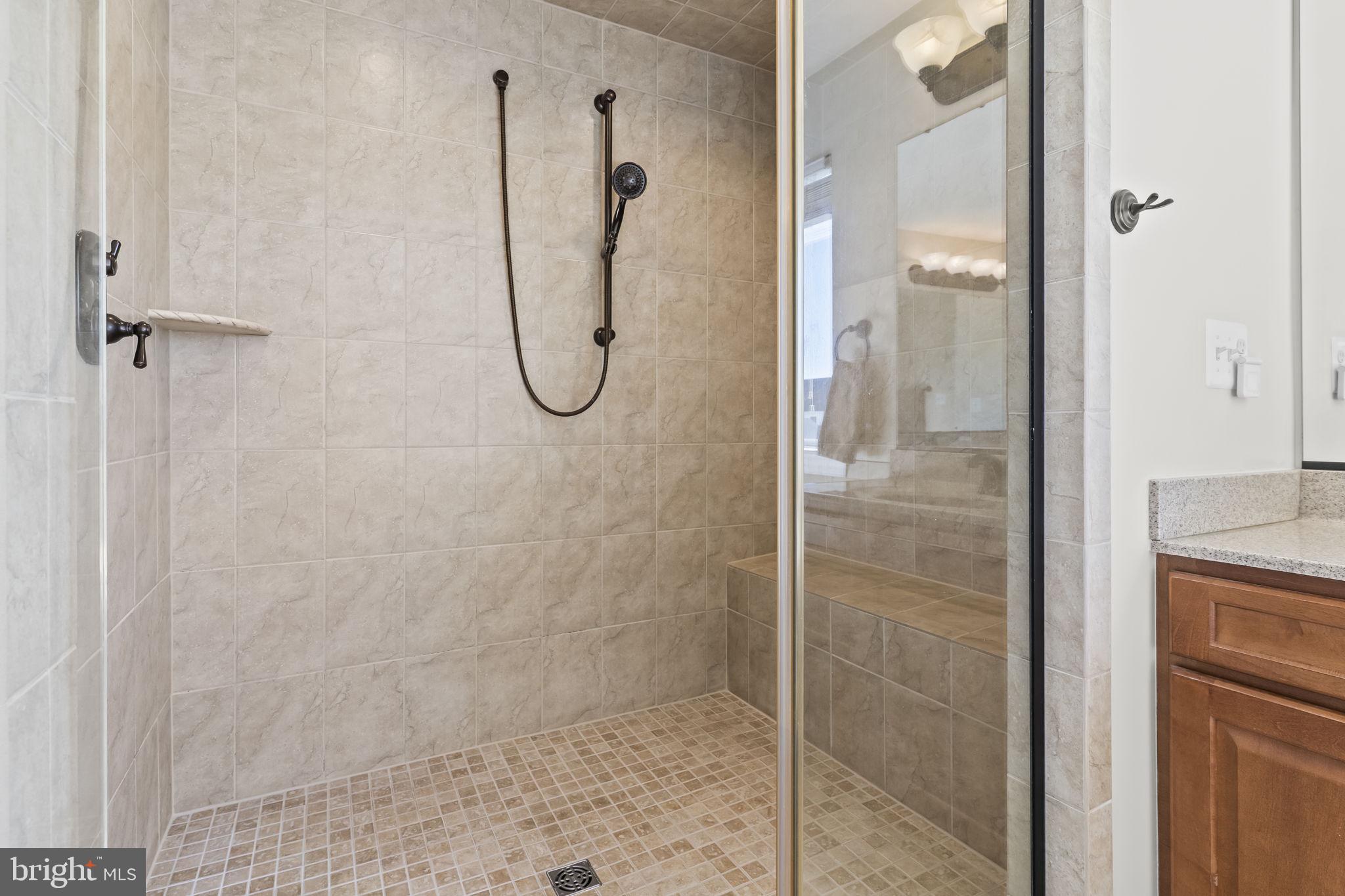 LEONARDS GRANT - Residential