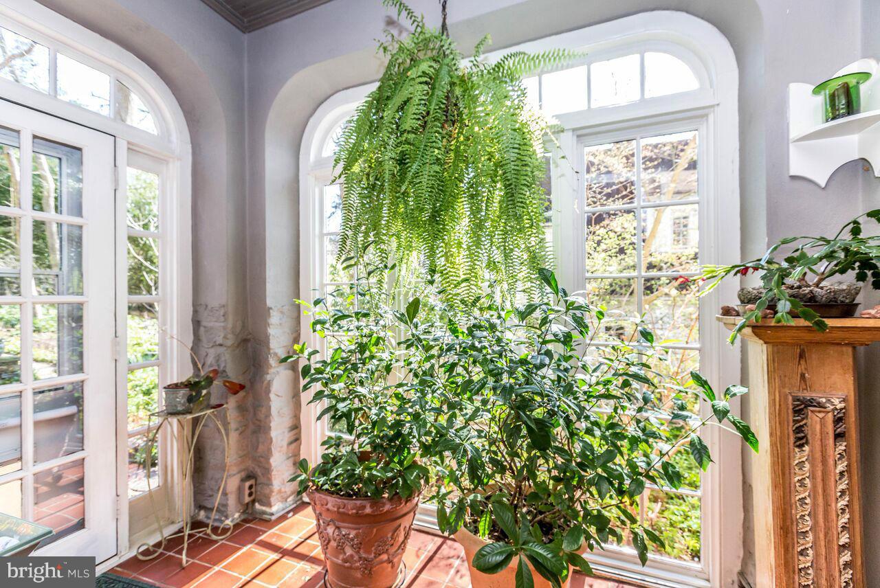 ROLAND PARK - Residential