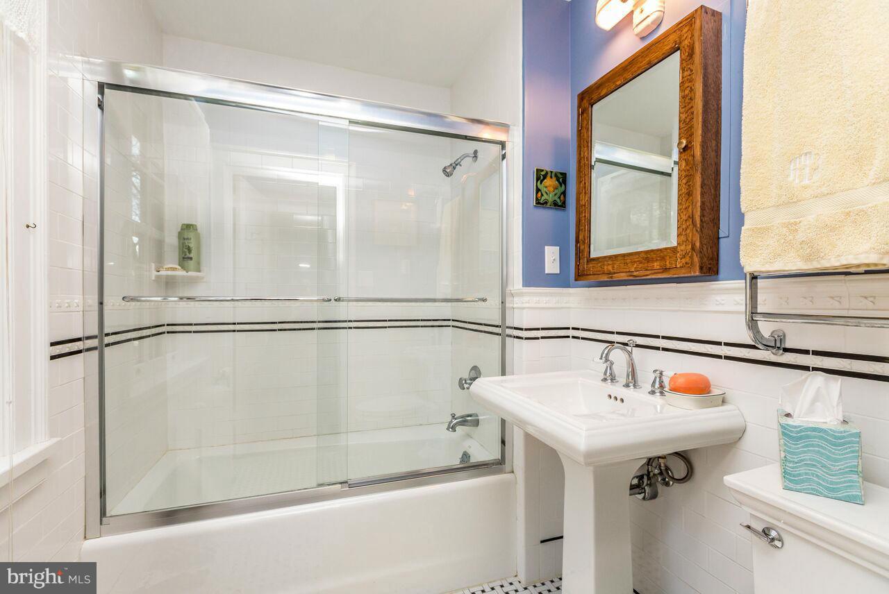 ROLAND PARK - Residential