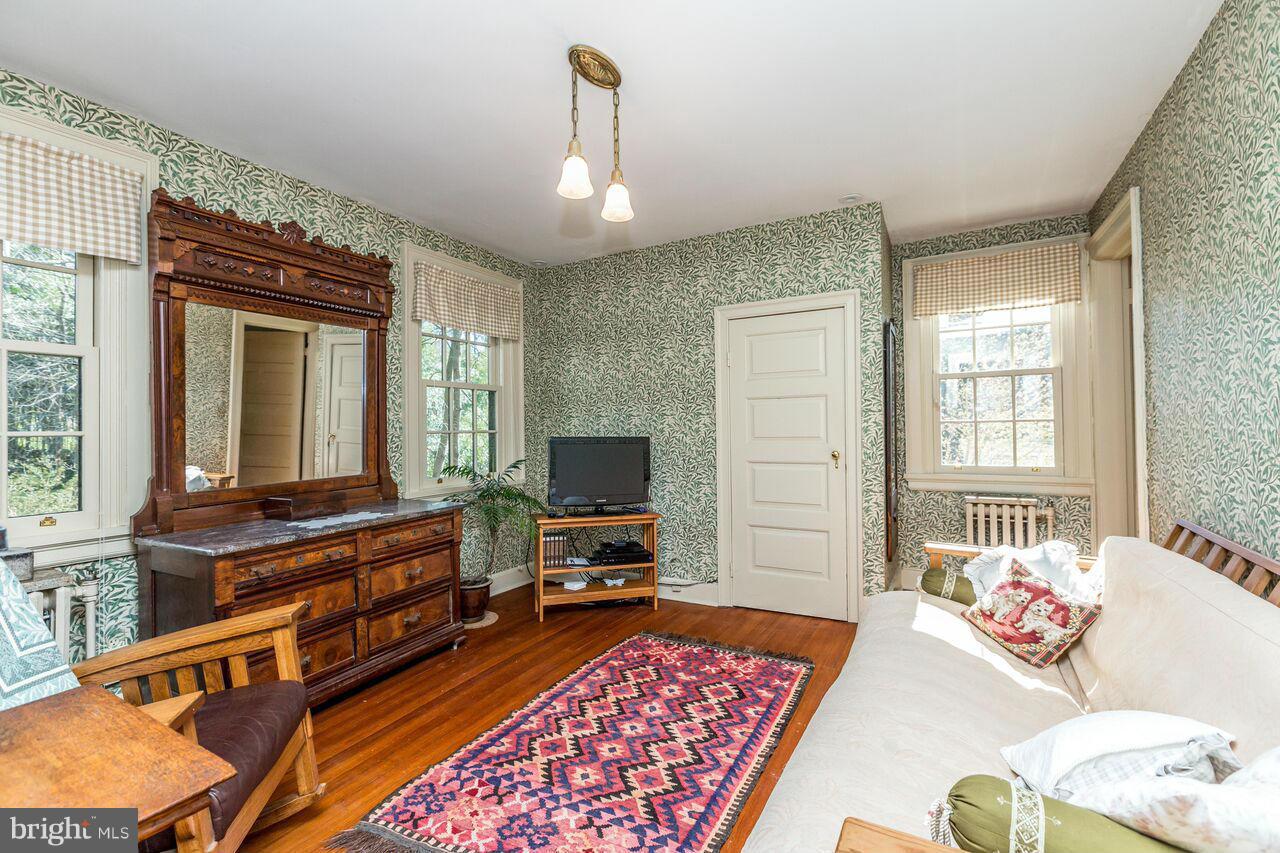 ROLAND PARK - Residential