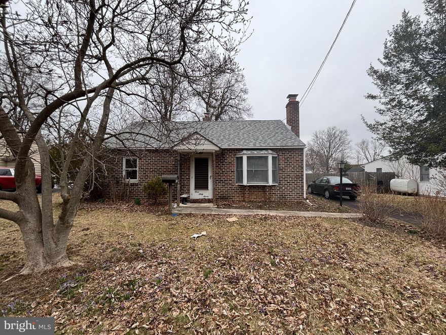 MUTLIPLE OFFERS RECEIVED AND HIGHEST AND BEST DUE 3/20 @ NOON. Investor and or handyman special is now available! Upon arrival, youll notice driveway parking and a large front and back yard on the exterior. From there, tons of natural light, a feature fireplace, sunroom and a traditional floor plan which can easily be converted to an open concept. Next, two bedrooms, a master bathroom and tons of closet space. And finally, its conveniently located across the street from a park and is within the highly touted North Penn School District. Could it get any better though? It does! With the right upgrades, this property boasts an ARV of 375k or more. So what are you waiting for? Schedule an appointment today before it's too late!