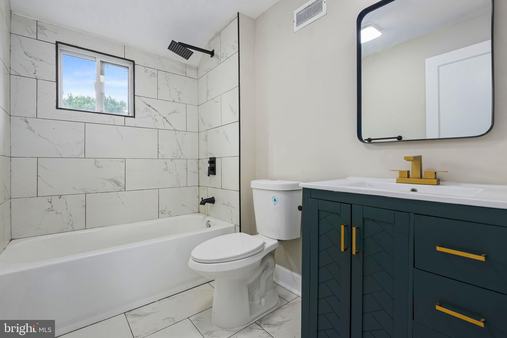 COLONIAL VILLAGE - Residential