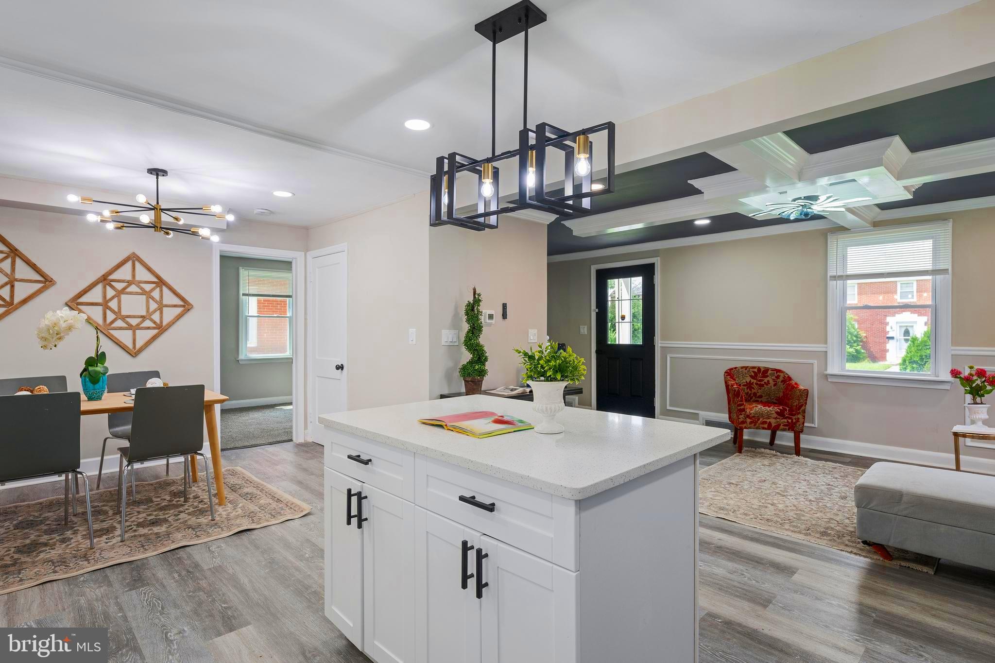 COLONIAL VILLAGE - Residential