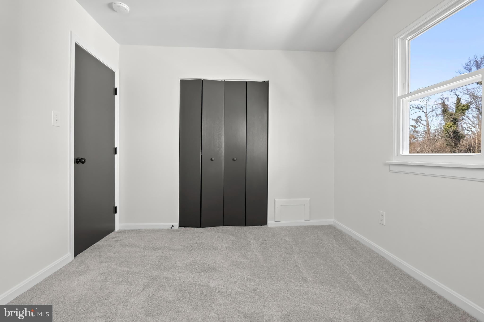 BRENTWOOD SQUARE - Residential