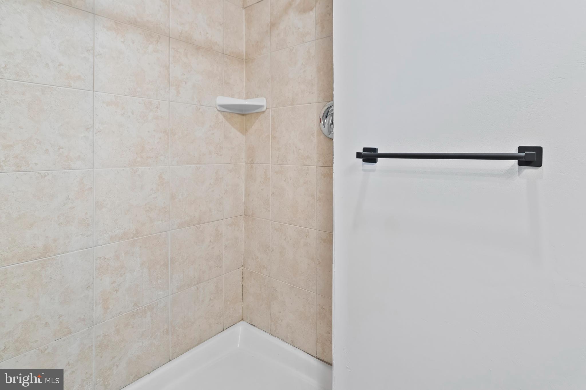 BRENTWOOD SQUARE - Residential